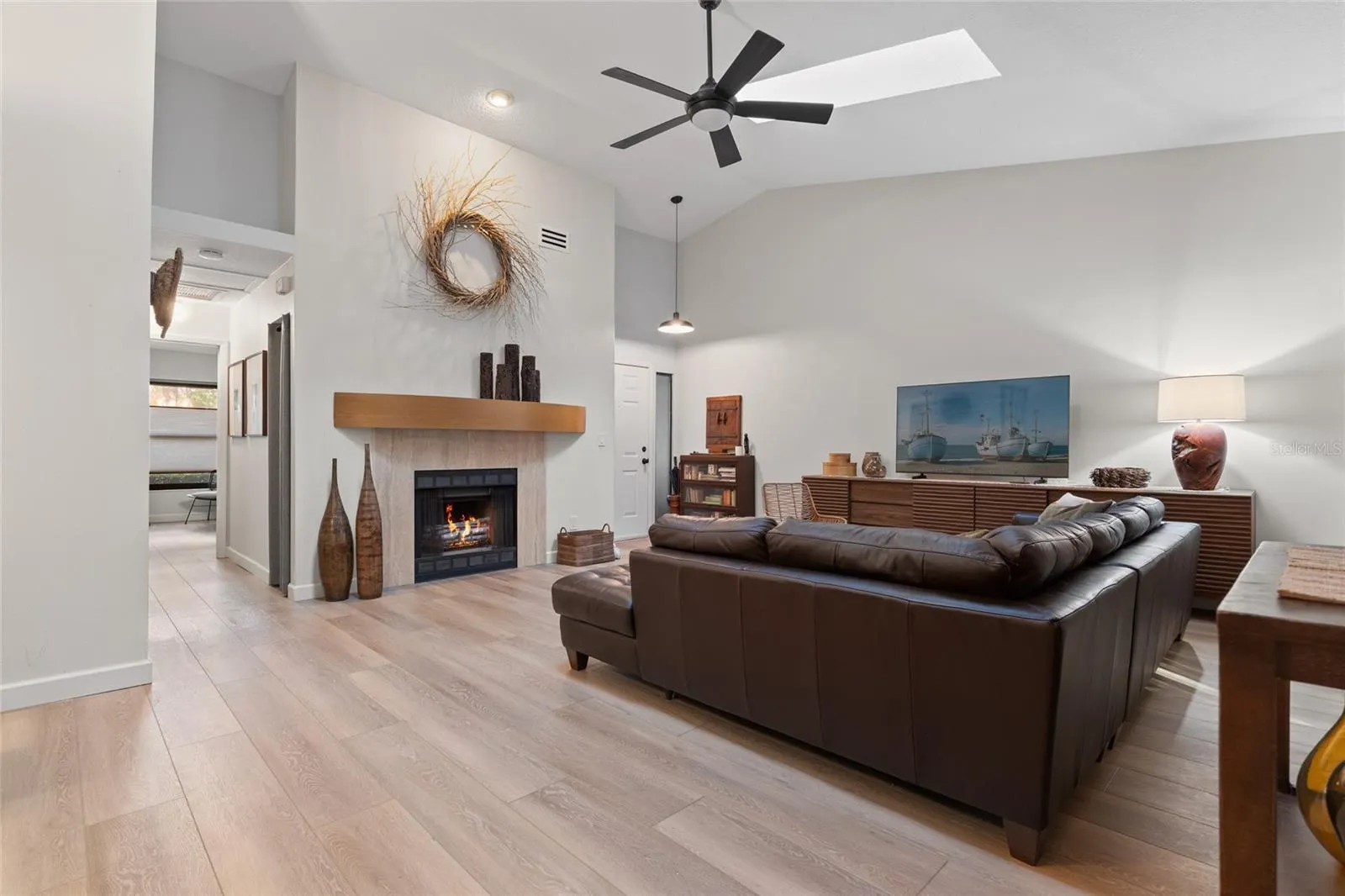 3427 HILLMOOR DR