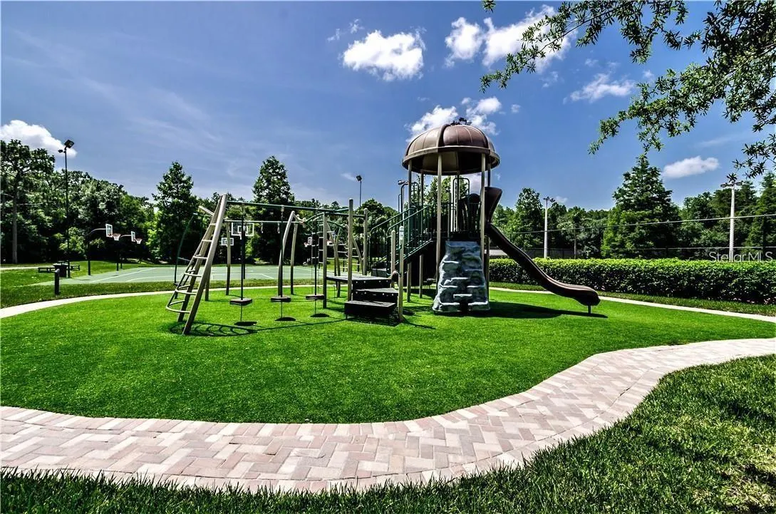 3427 HILLMOOR DR