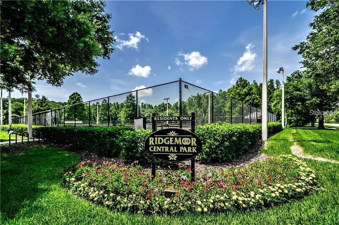 3427 HILLMOOR DR