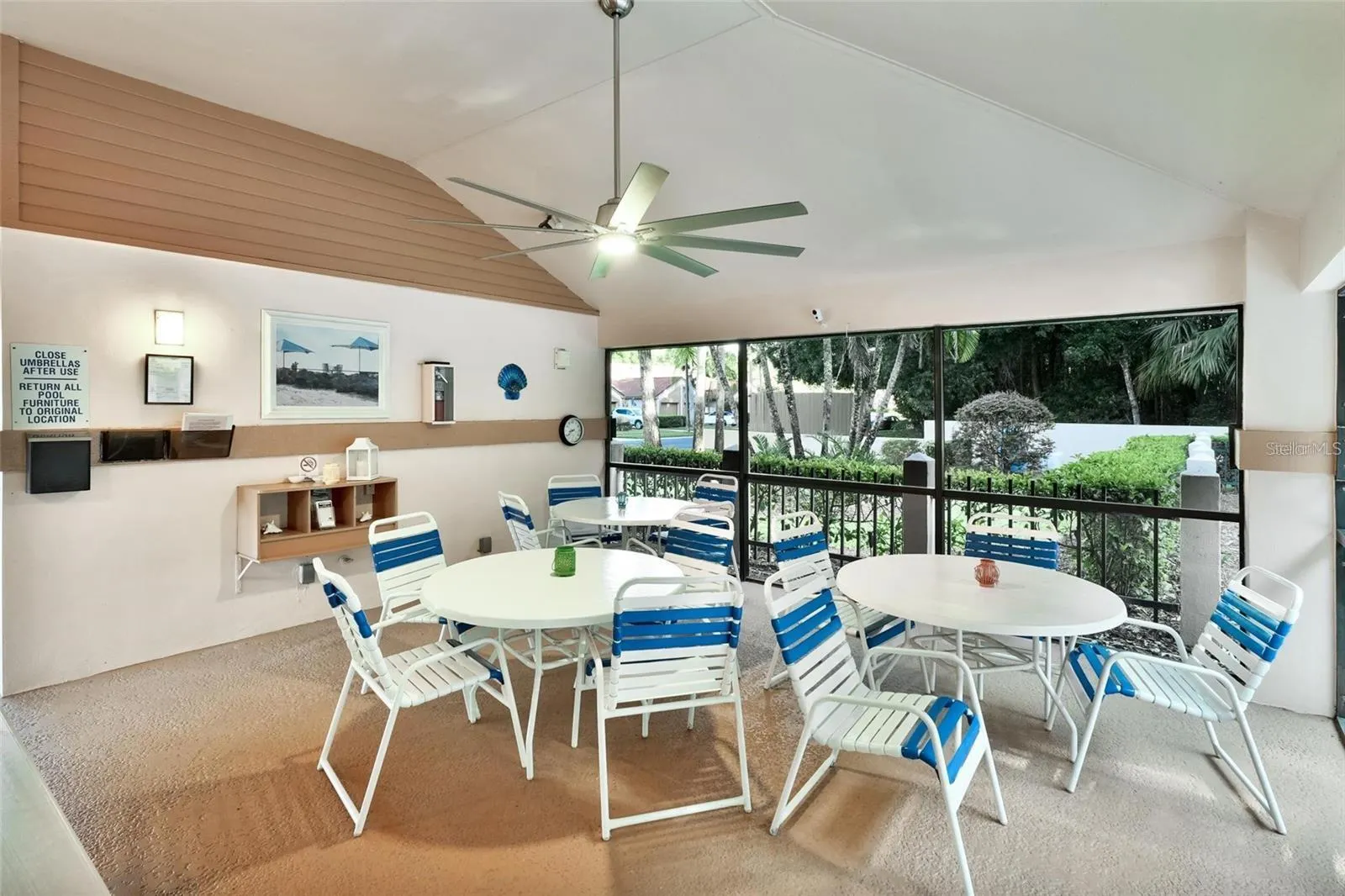 3427 HILLMOOR DR