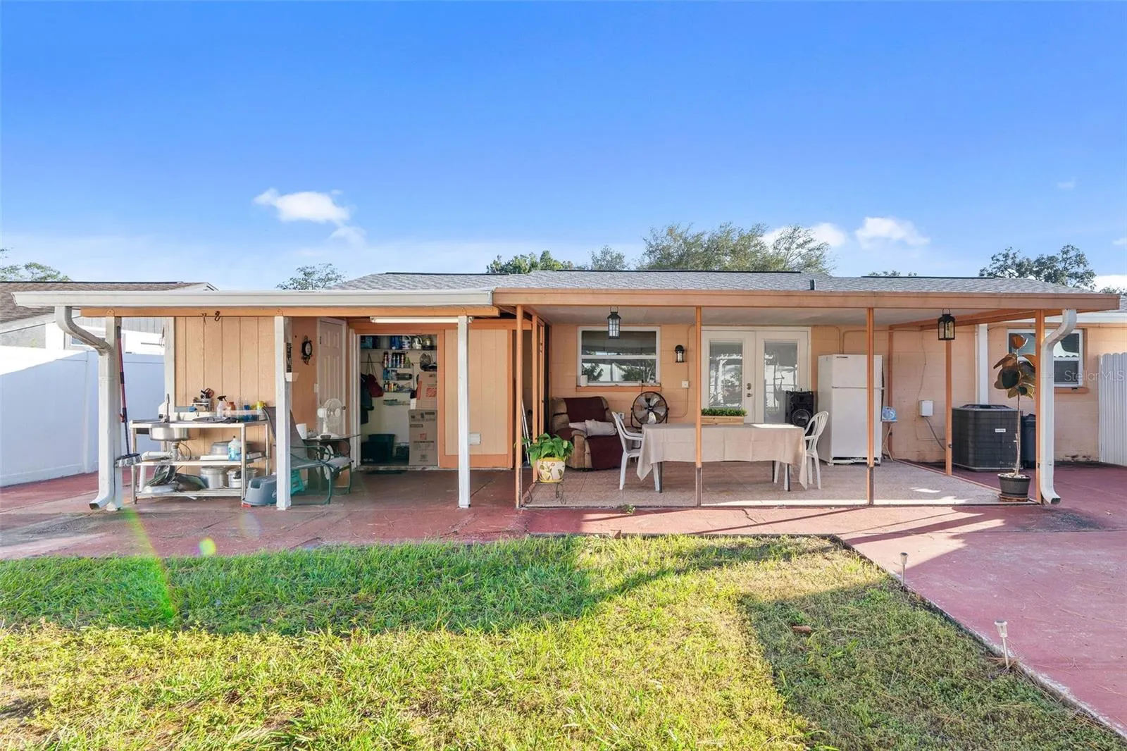 8513 WOODLAKE DR