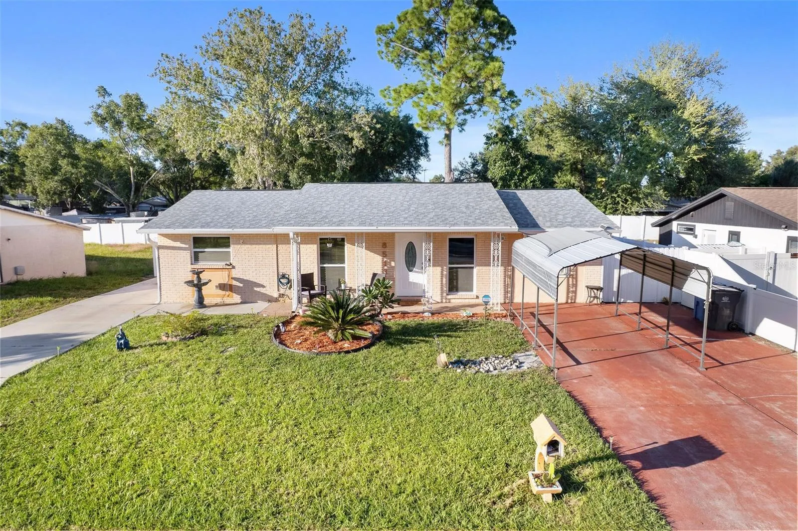 8513 WOODLAKE DR