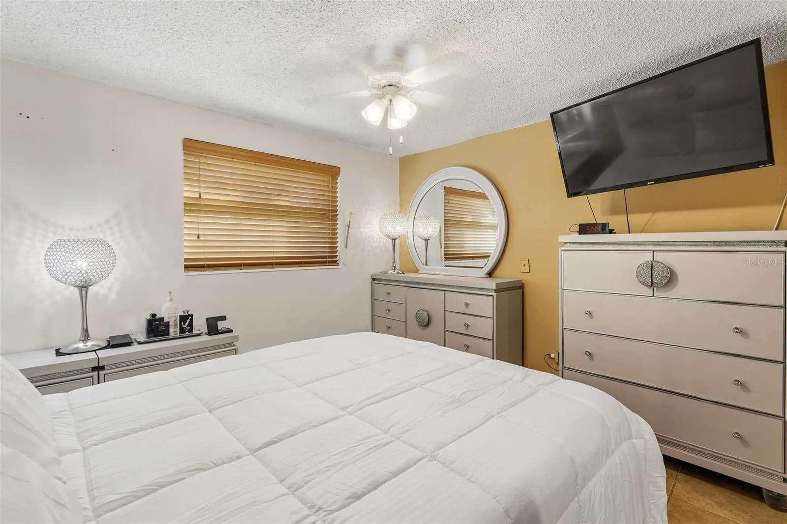 8513 WOODLAKE DR