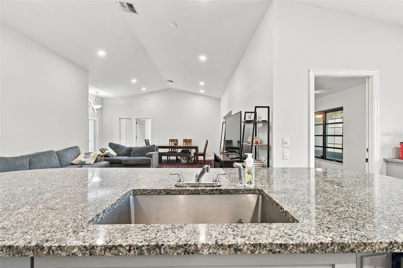 8345 PAVILLION DR