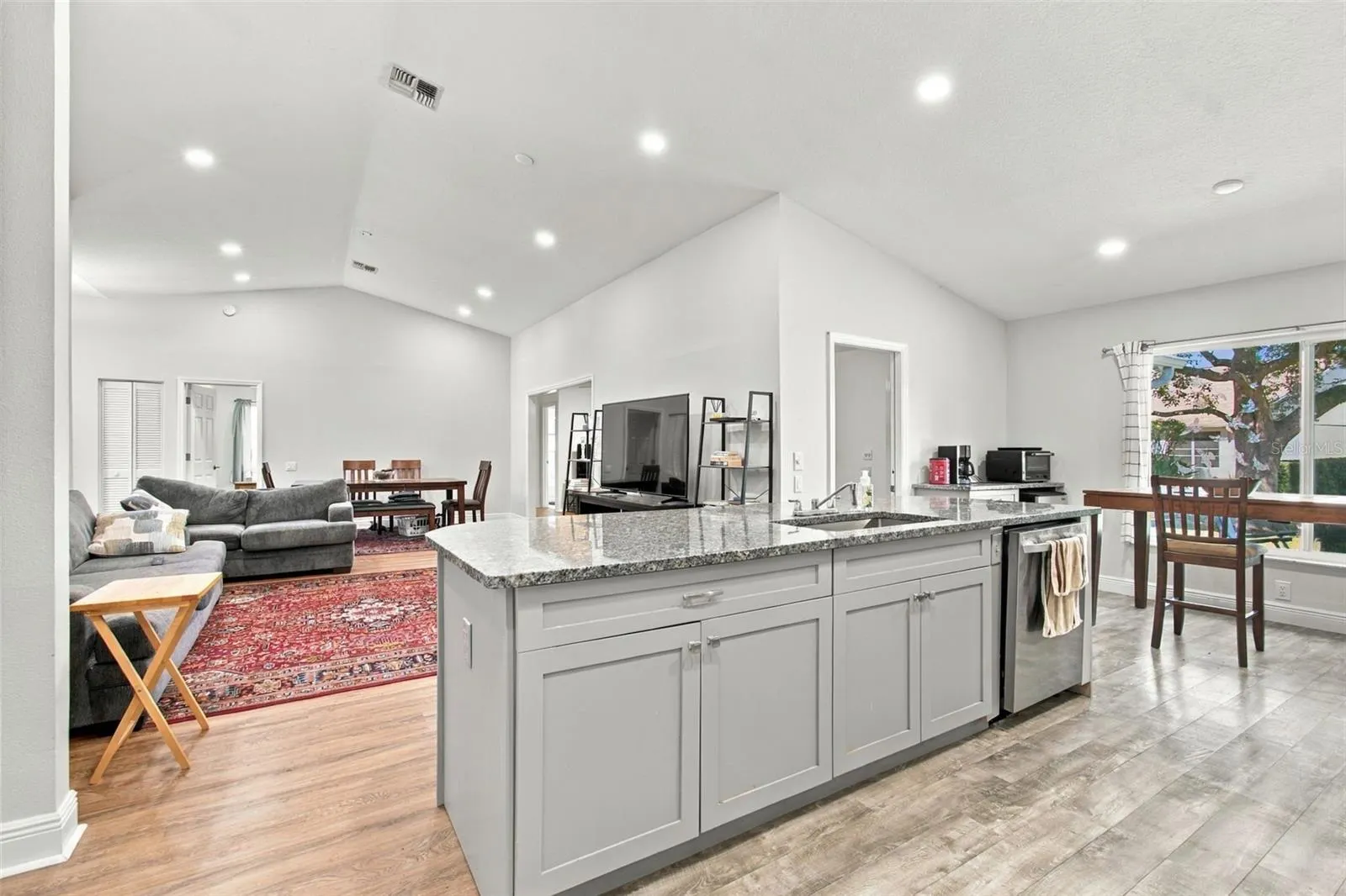 8345 PAVILLION DR