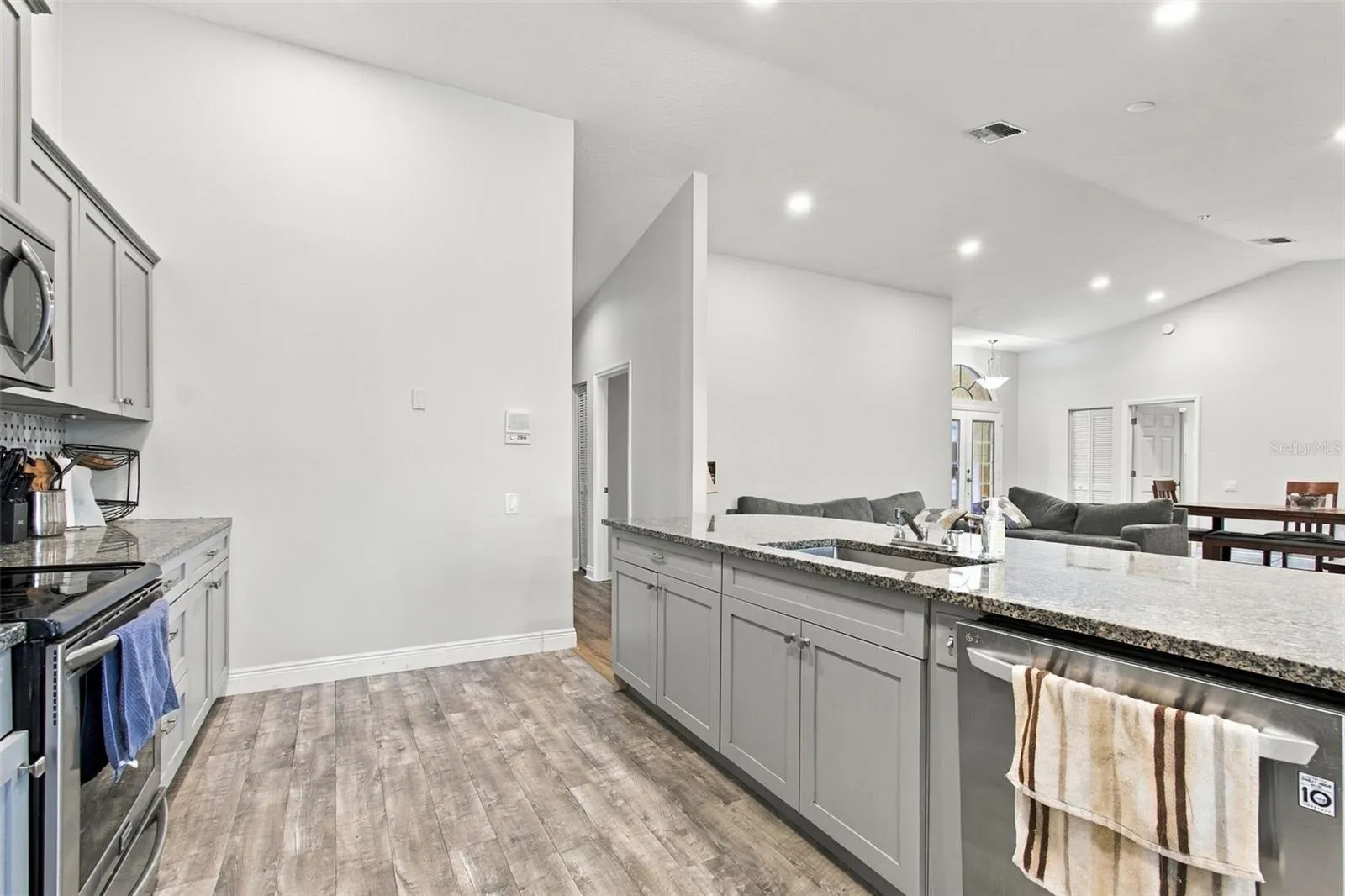 8345 PAVILLION DR