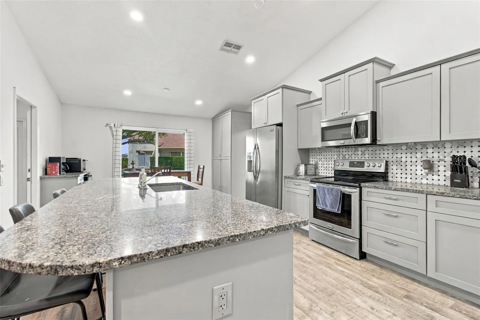 8345 PAVILLION DR