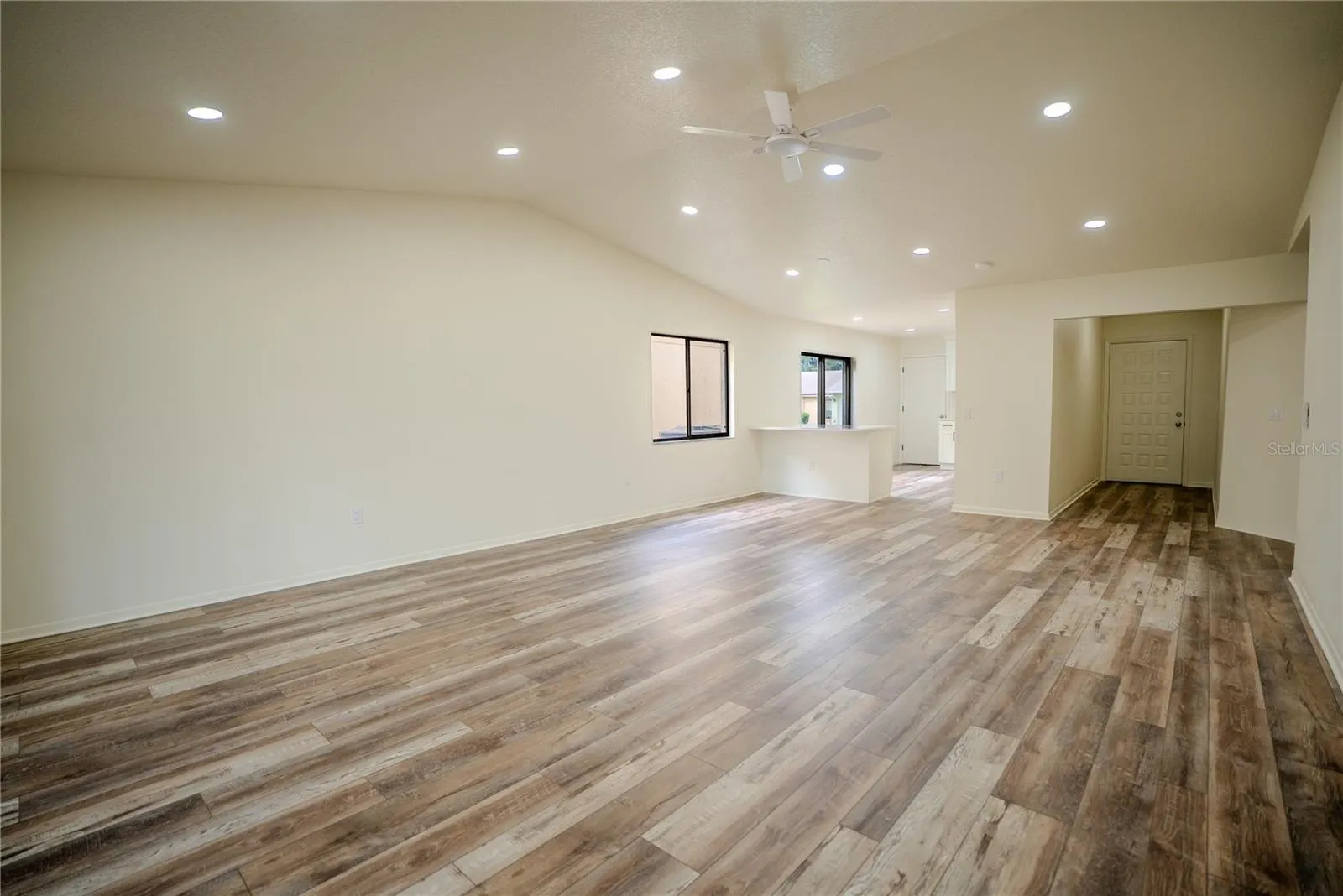 3947 CYPRESS LNDG W