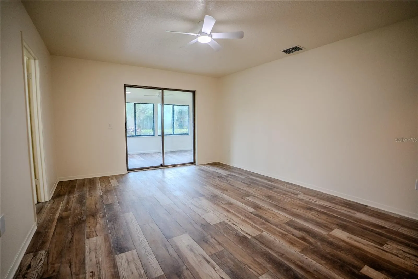 3947 CYPRESS LNDG W