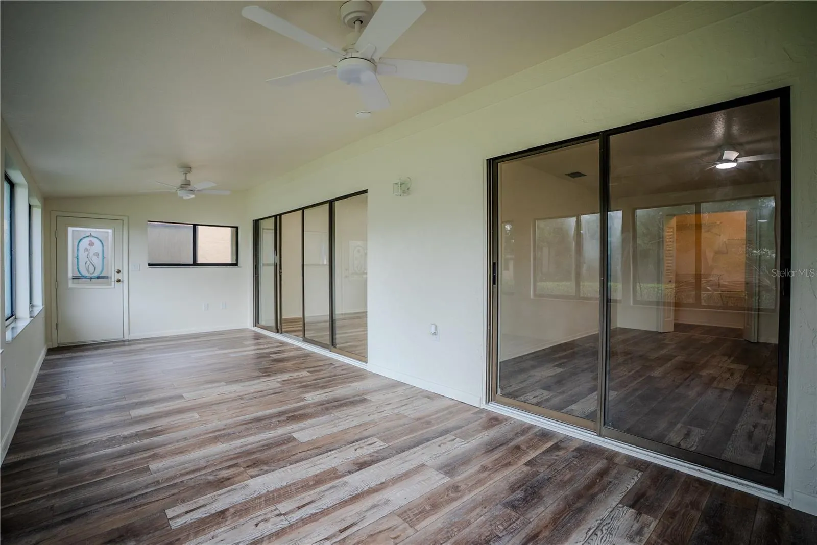 3947 CYPRESS LNDG W
