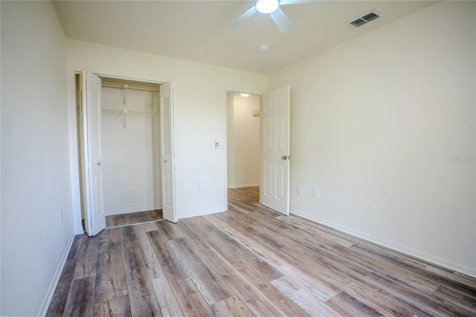 3947 CYPRESS LNDG W