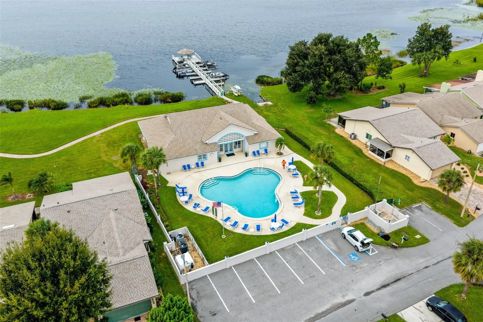 3947 CYPRESS LNDG W