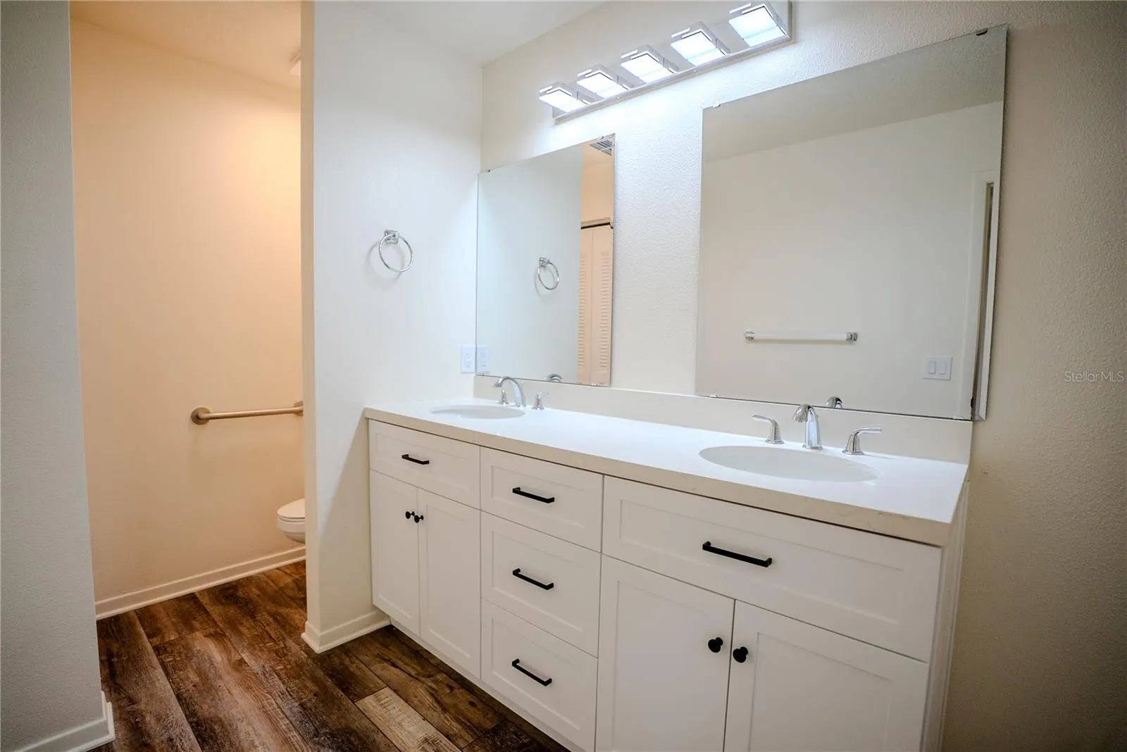 3947 CYPRESS LNDG W