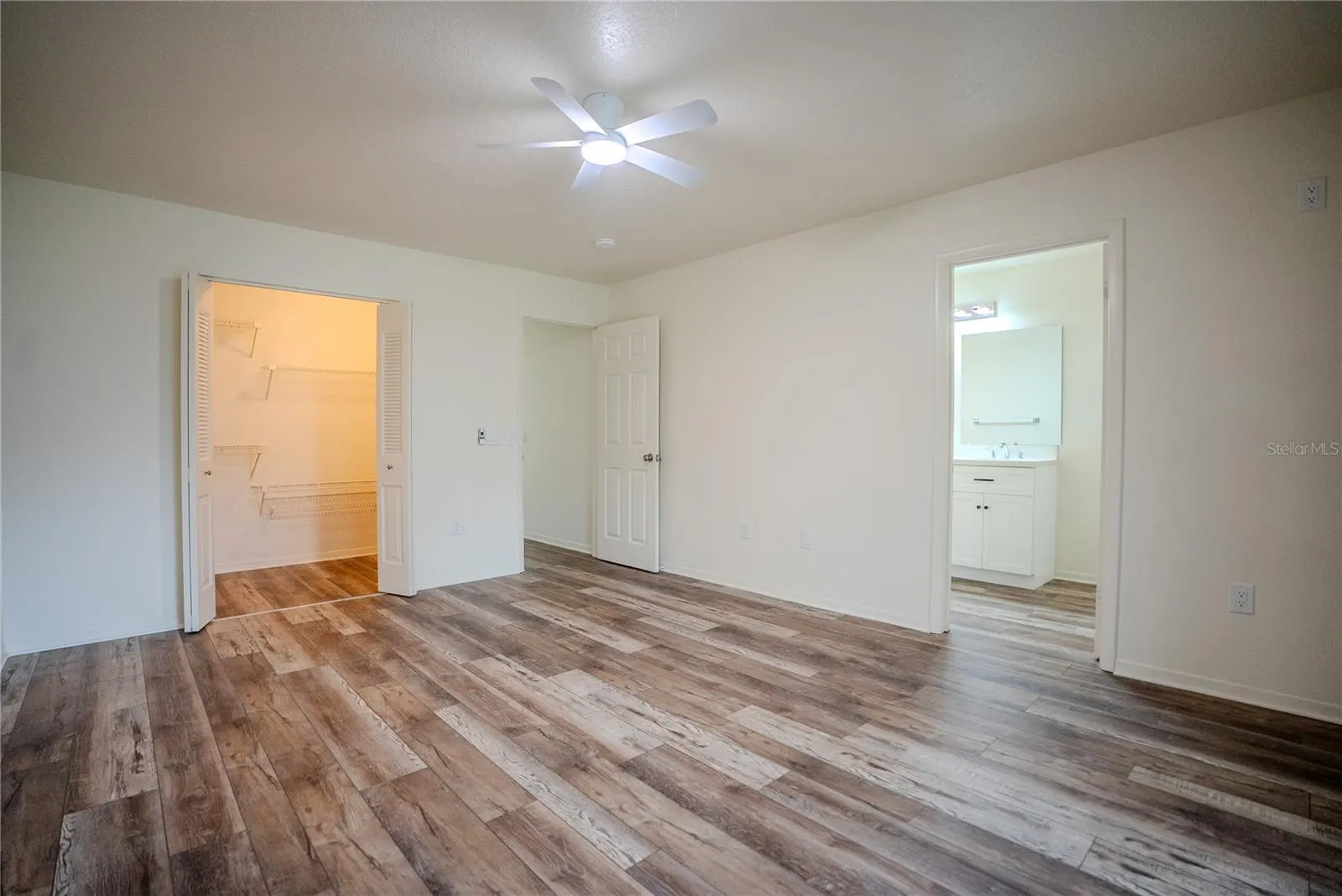 3947 CYPRESS LNDG W