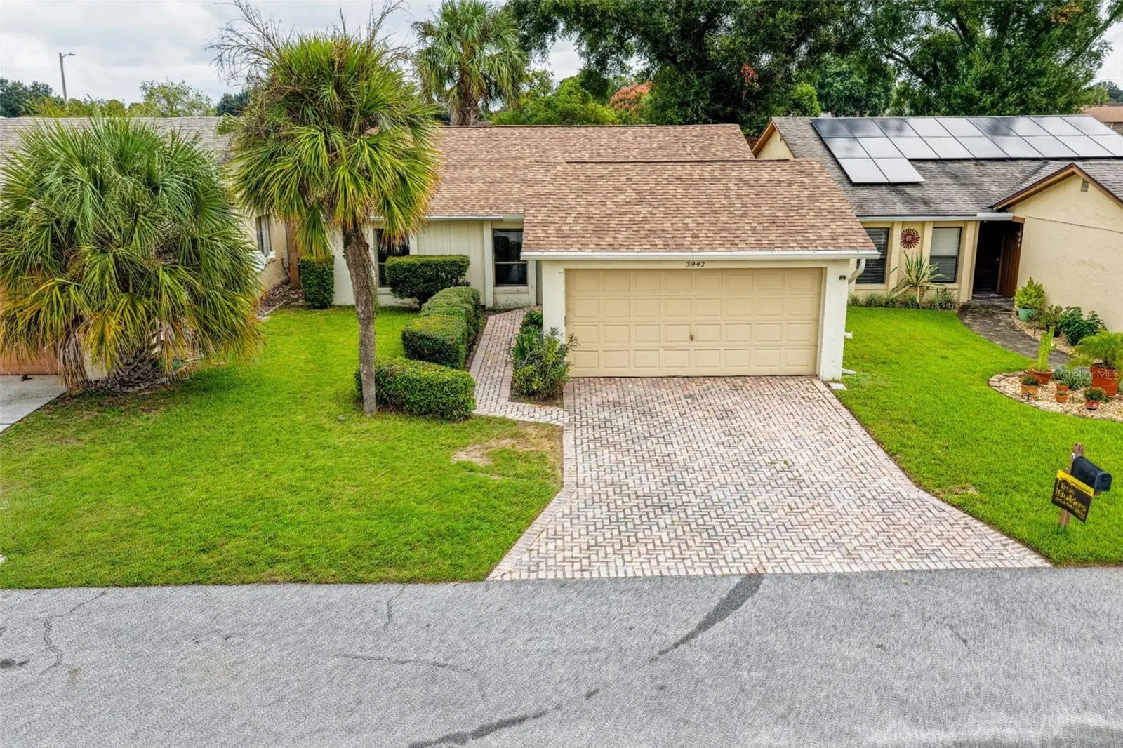 3947 CYPRESS LNDG W