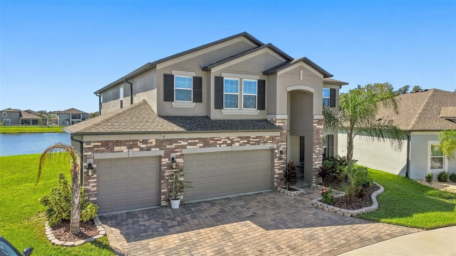 4904 EAGLE ROCK DR