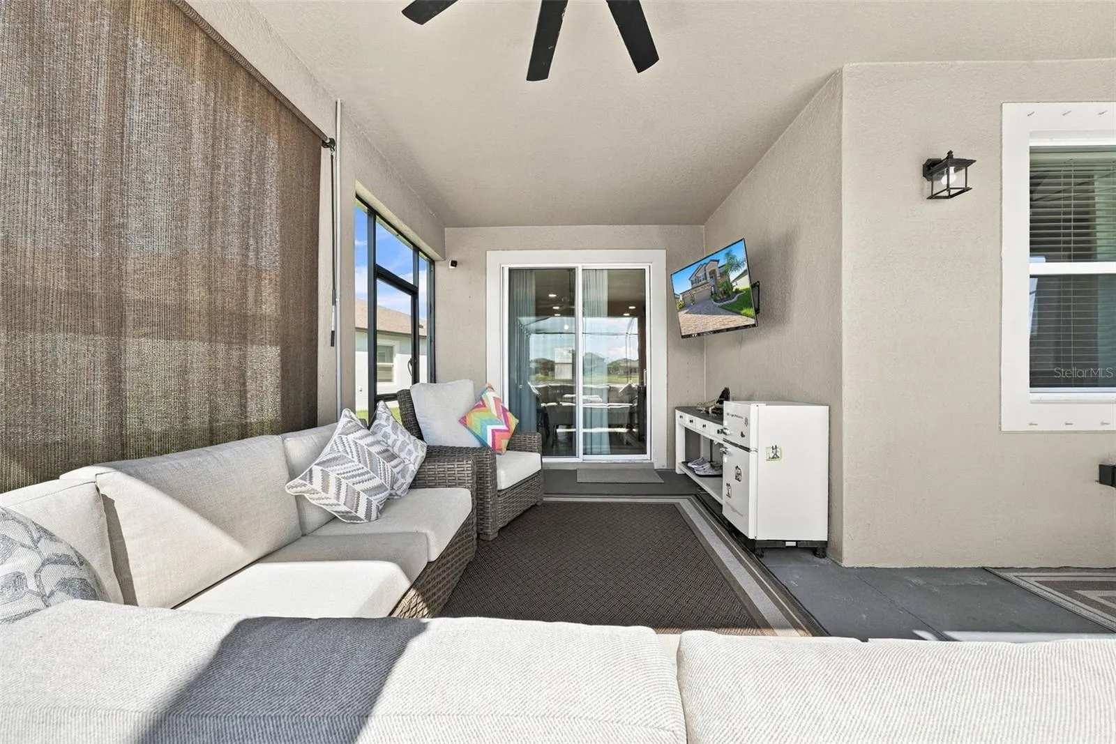 4904 EAGLE ROCK DR
