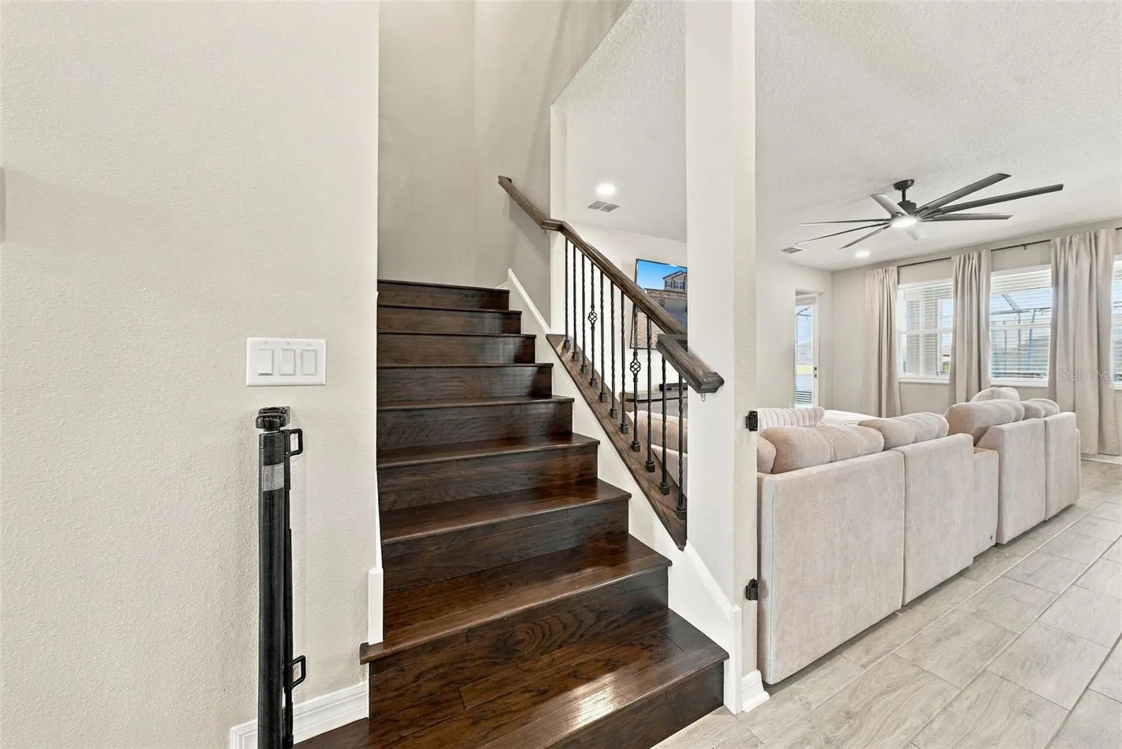 4904 EAGLE ROCK DR