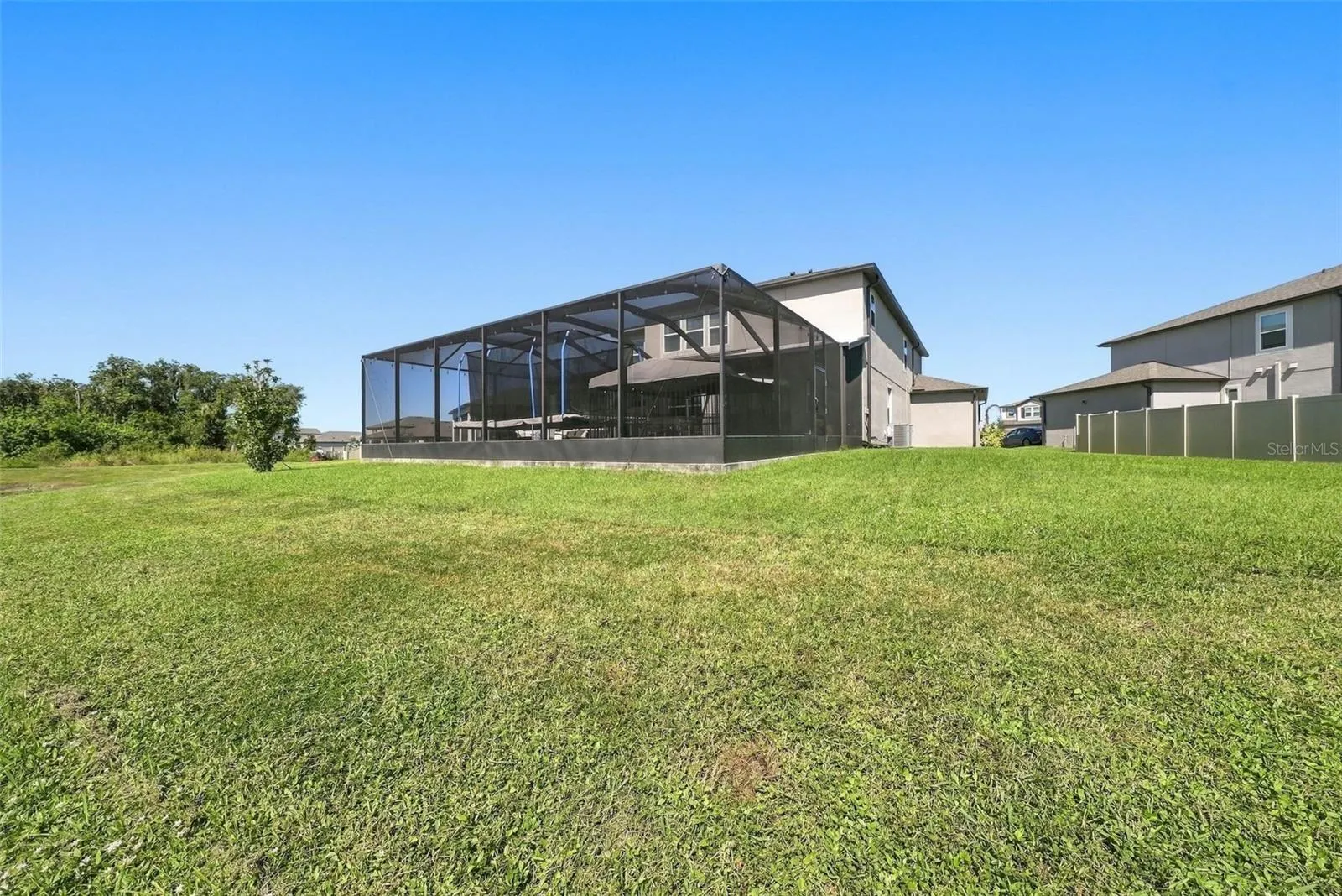 4904 EAGLE ROCK DR