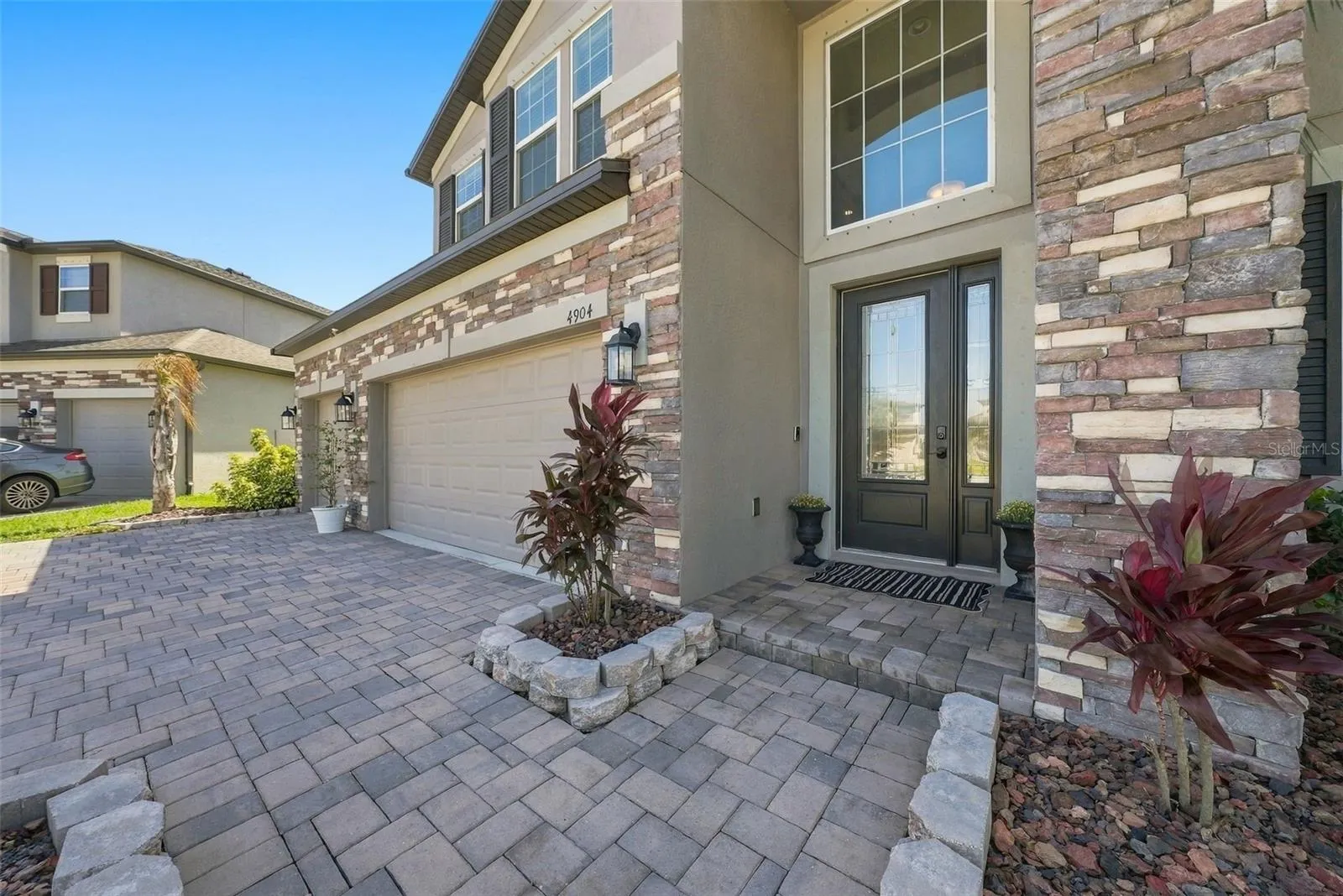 4904 EAGLE ROCK DR