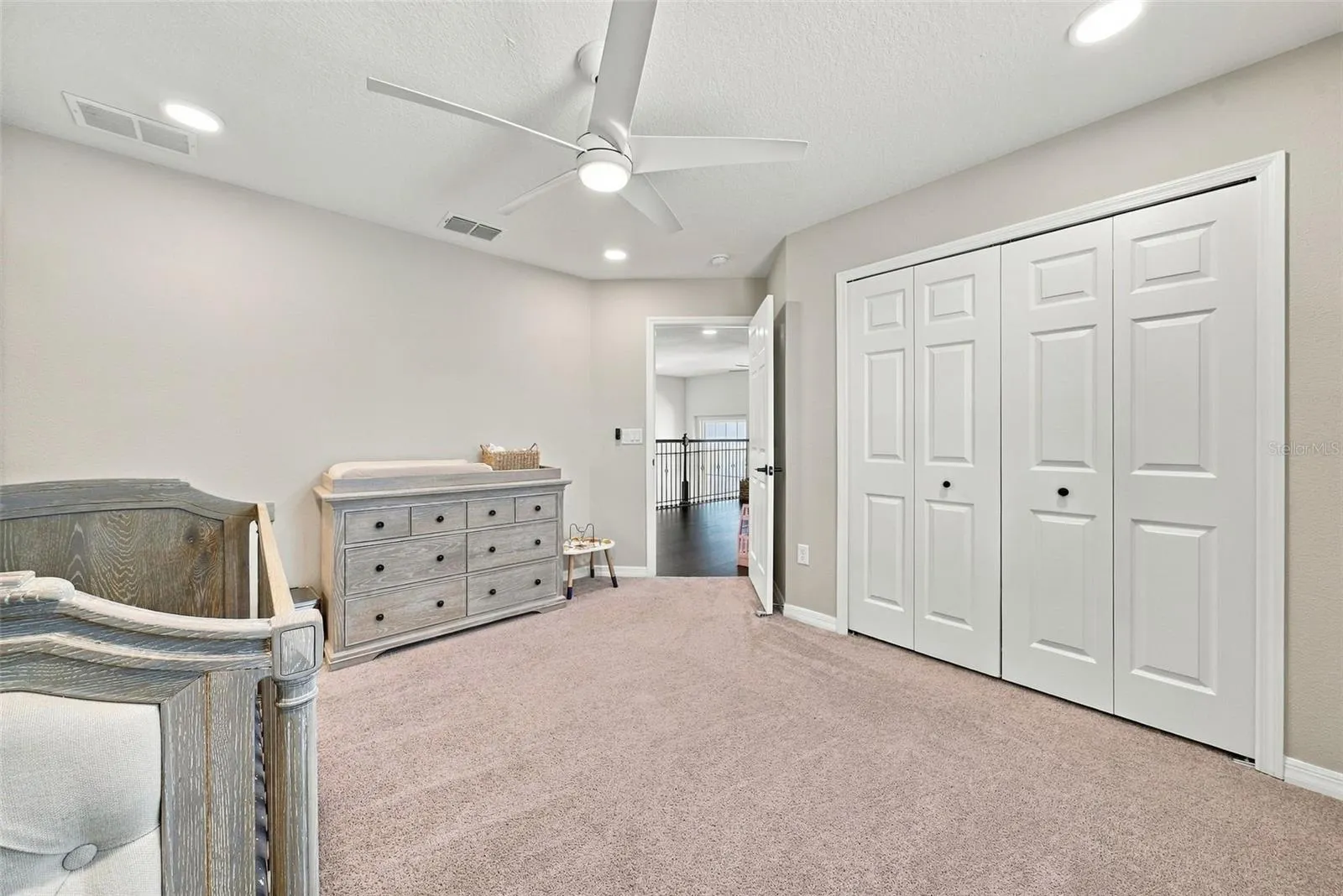 4904 EAGLE ROCK DR