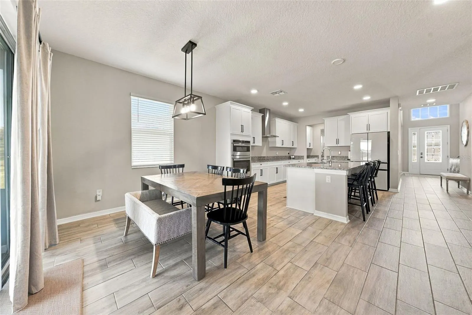 4904 EAGLE ROCK DR