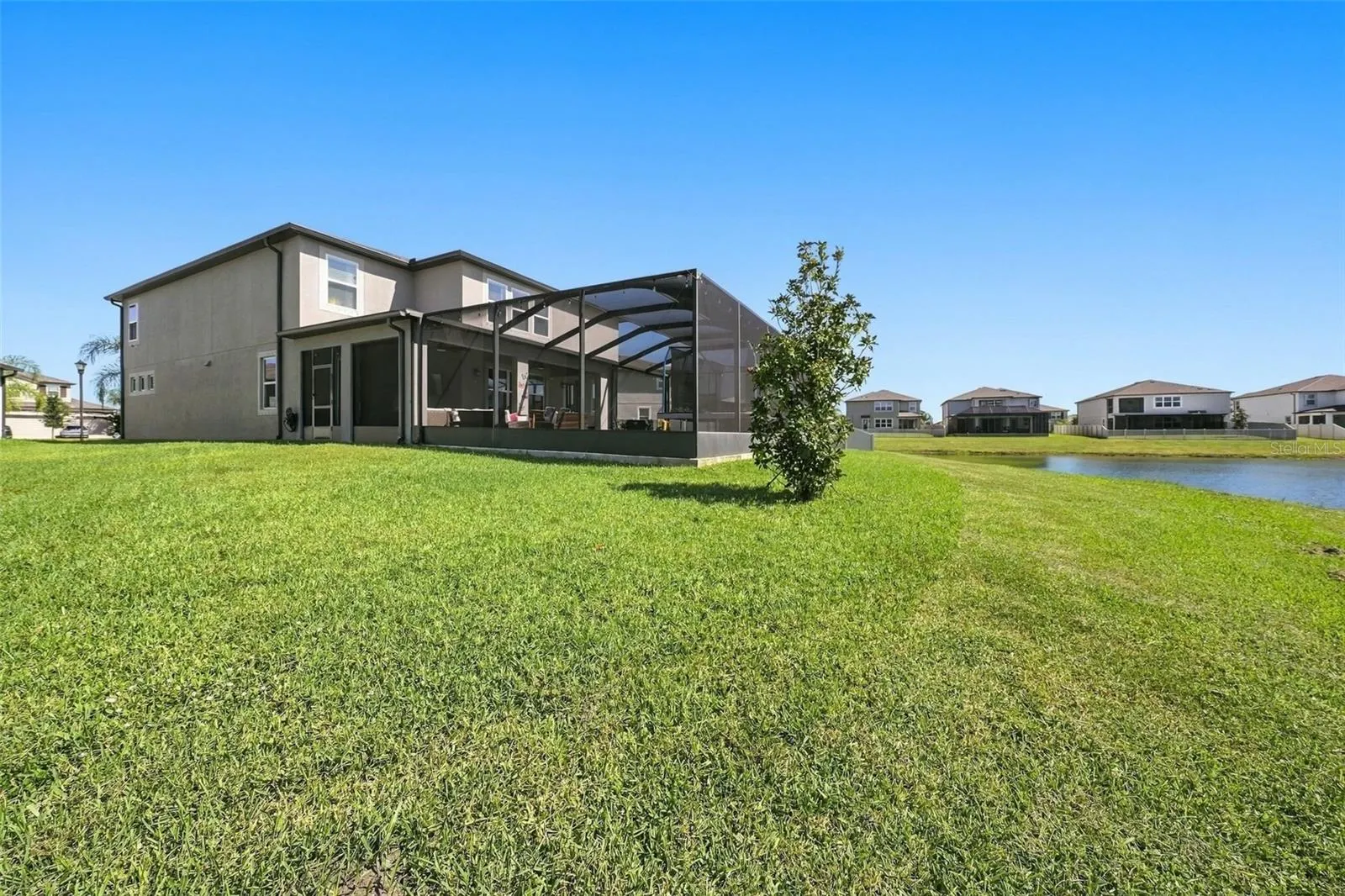 4904 EAGLE ROCK DR