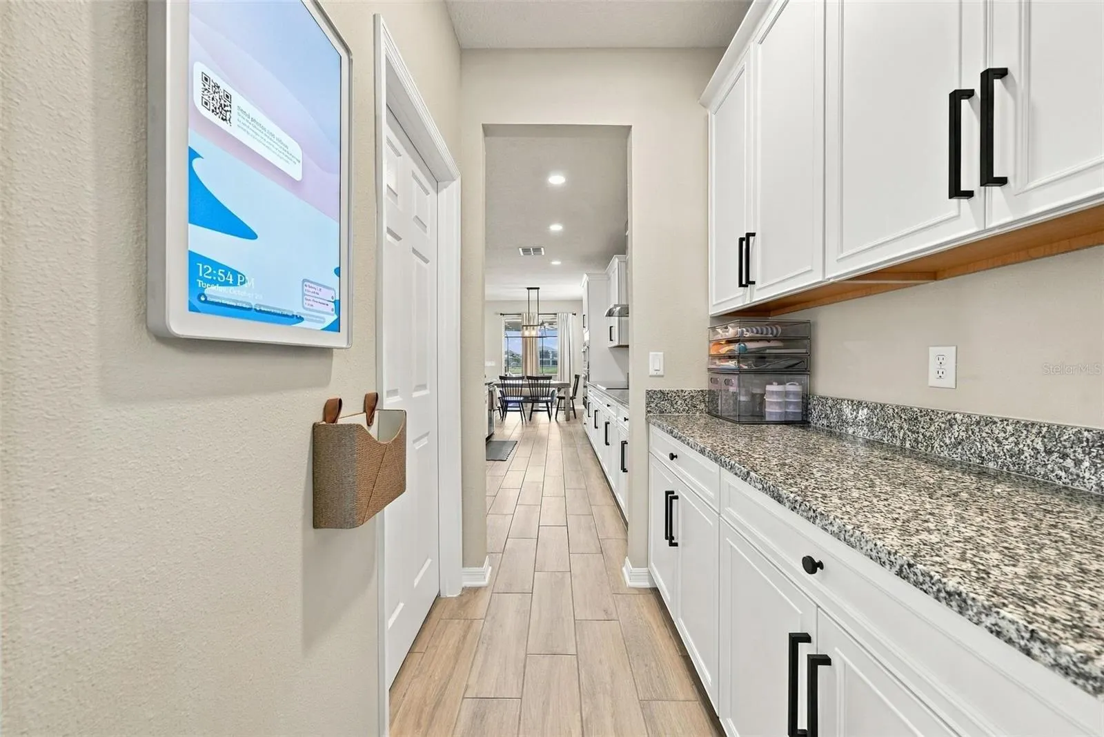4904 EAGLE ROCK DR