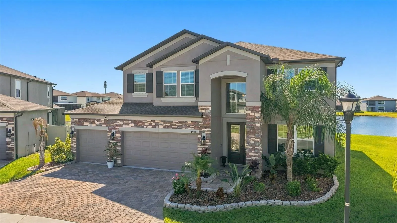 4904 EAGLE ROCK DR