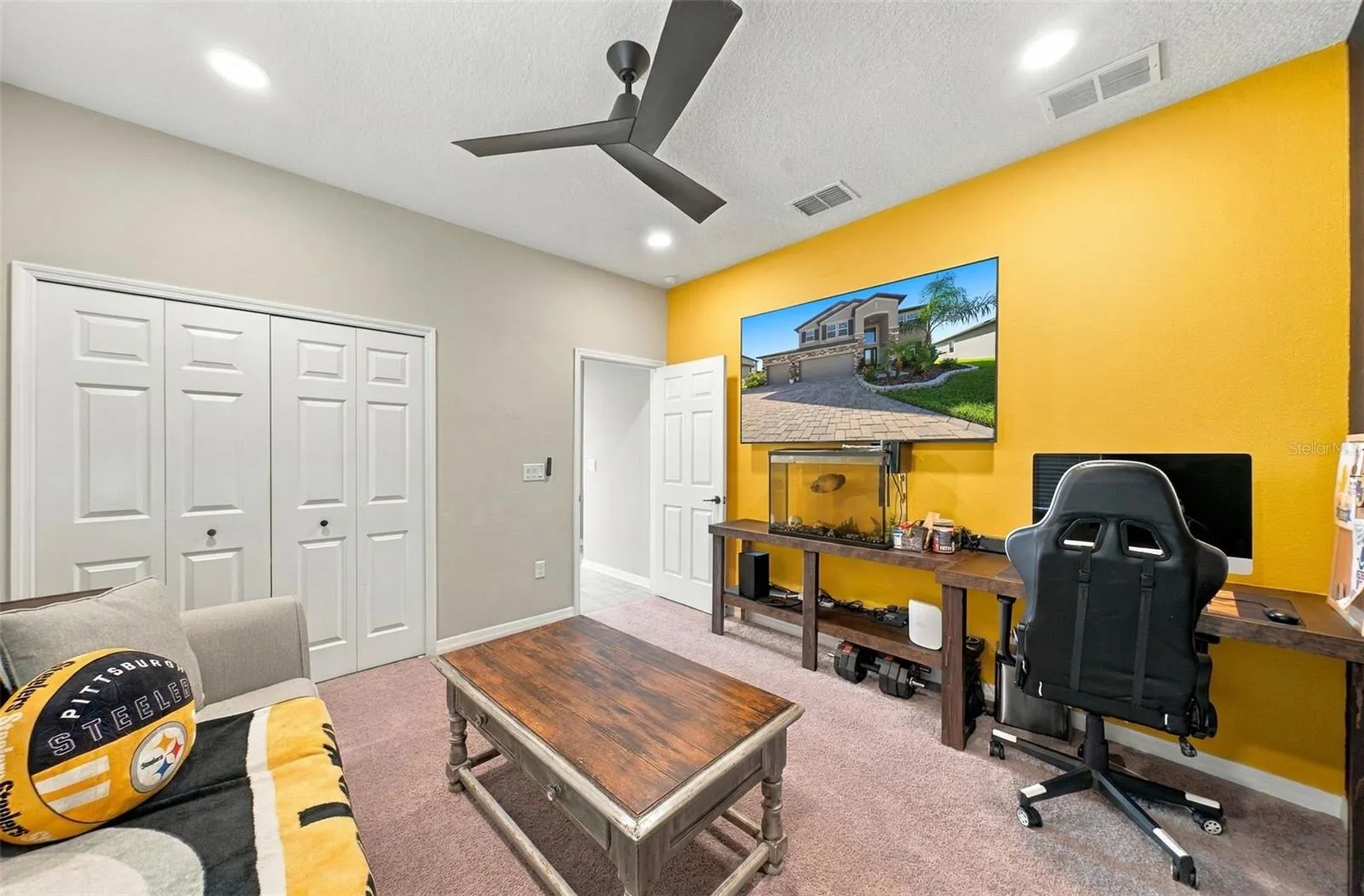 4904 EAGLE ROCK DR