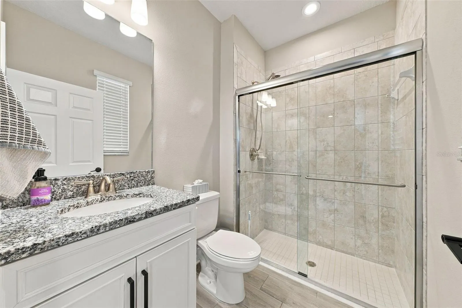 4904 EAGLE ROCK DR