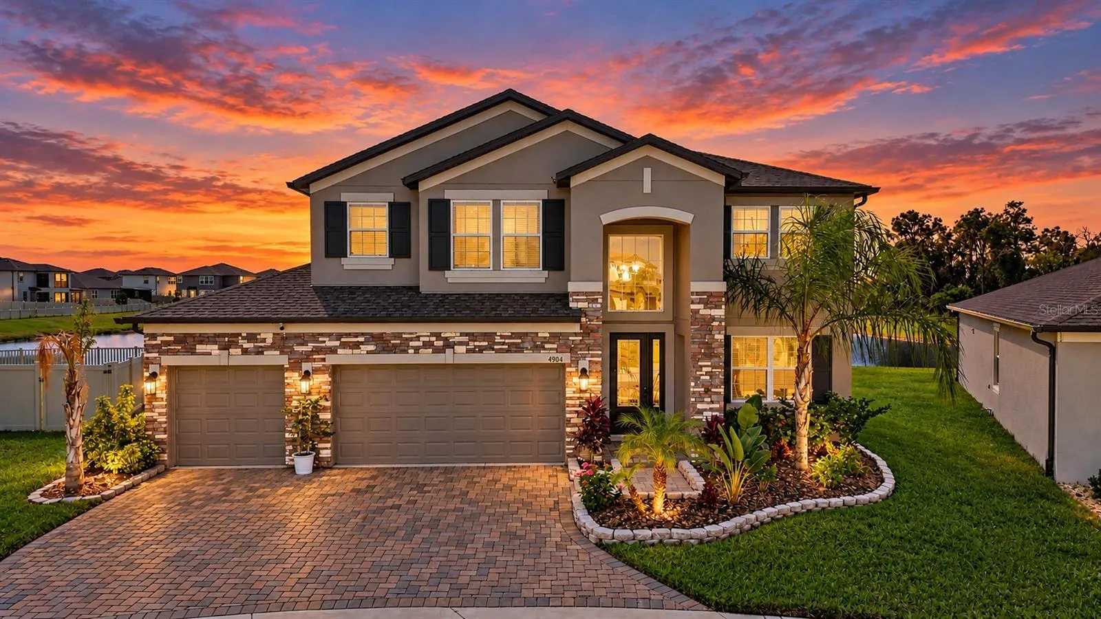 4904 EAGLE ROCK DR