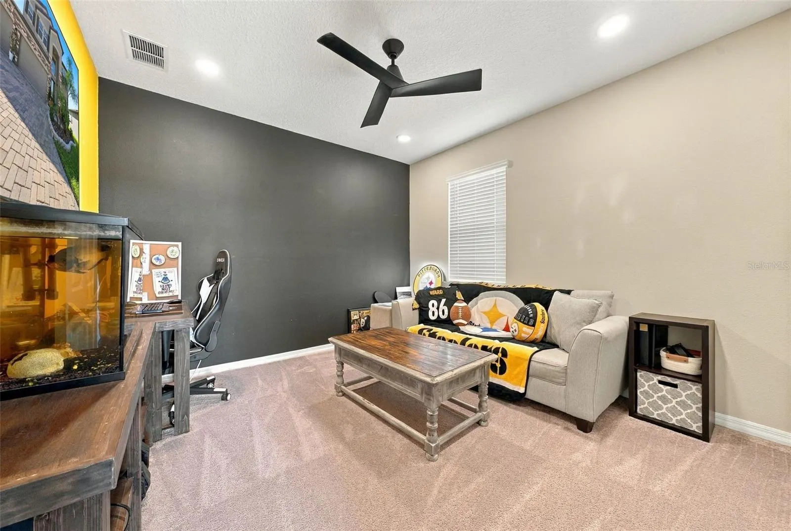 4904 EAGLE ROCK DR