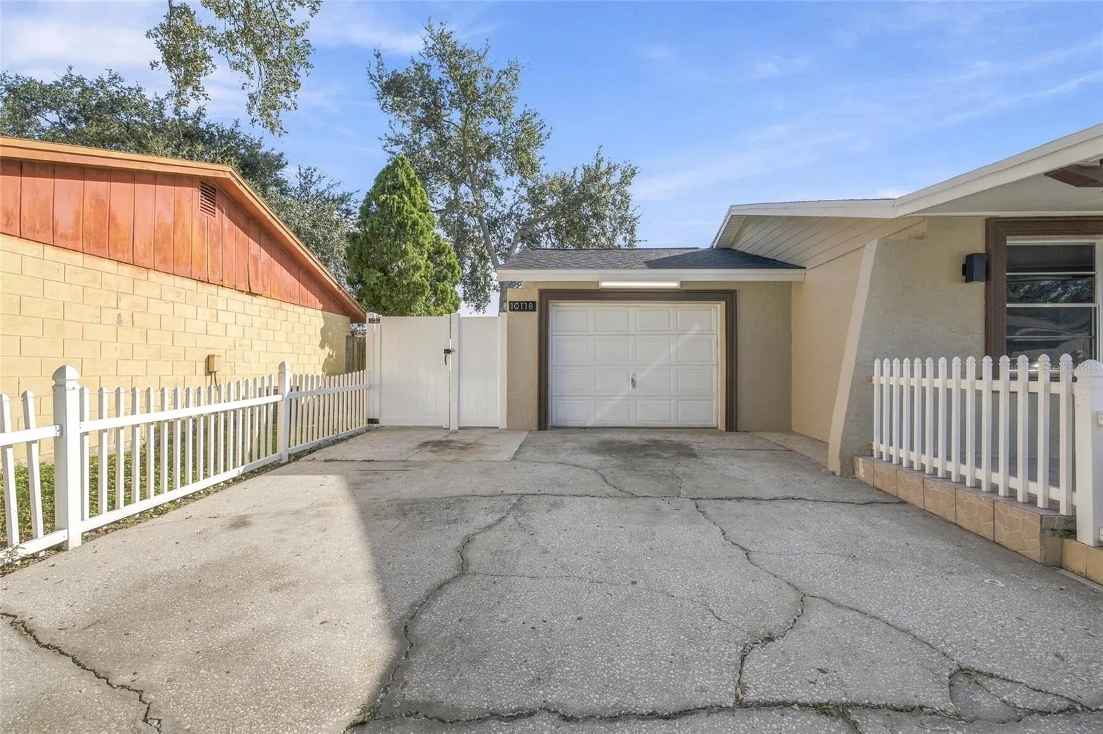 10118 BRIARWICK CT