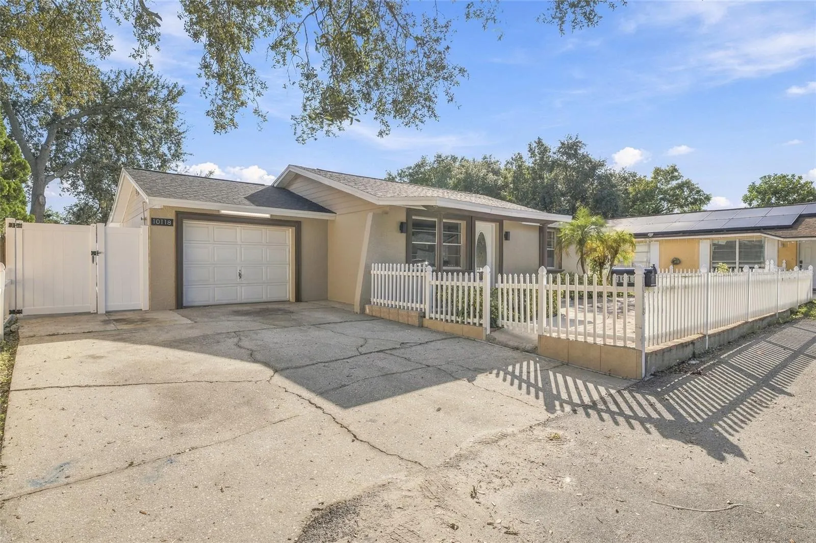 10118 BRIARWICK CT