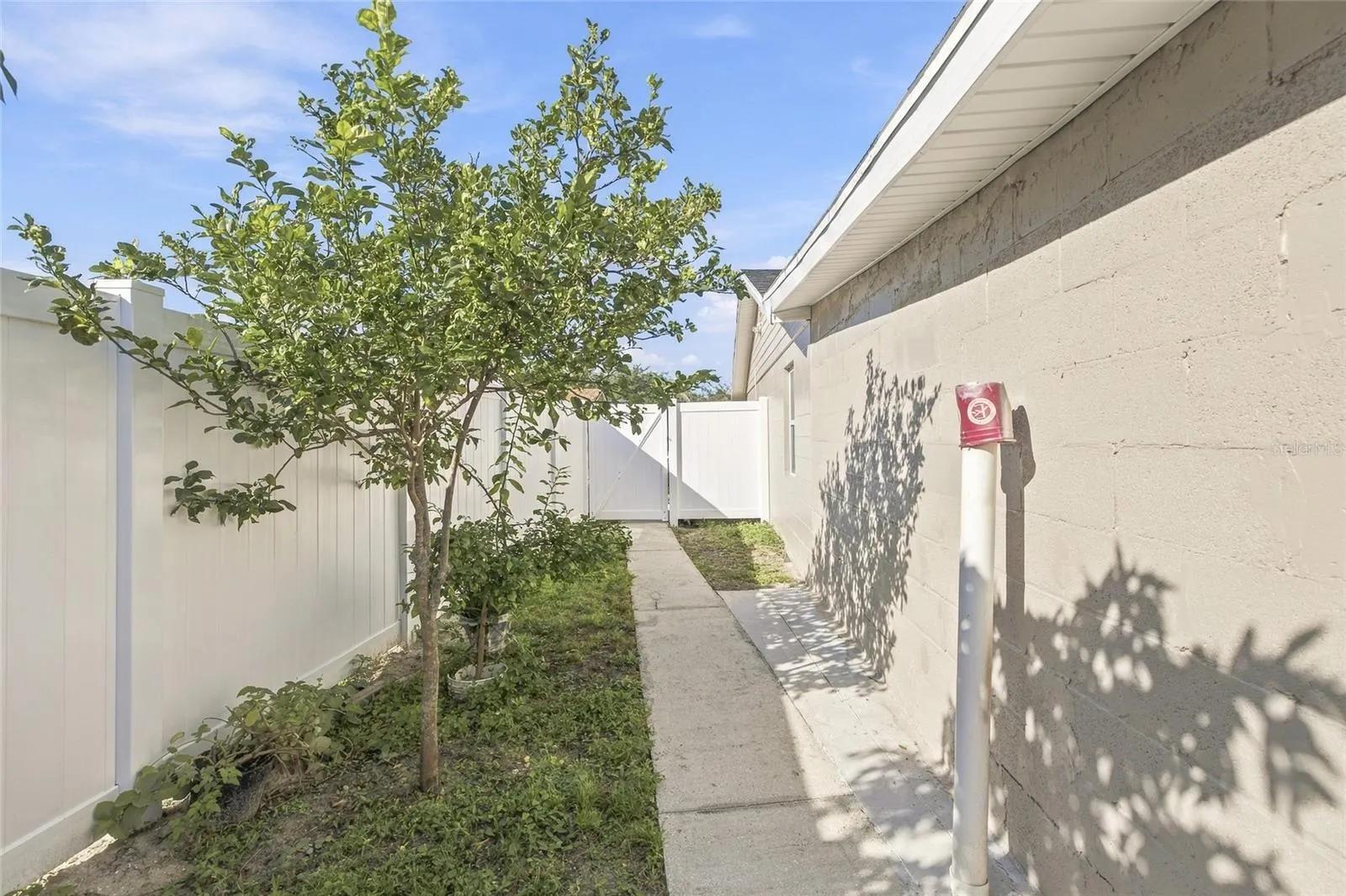 10118 BRIARWICK CT