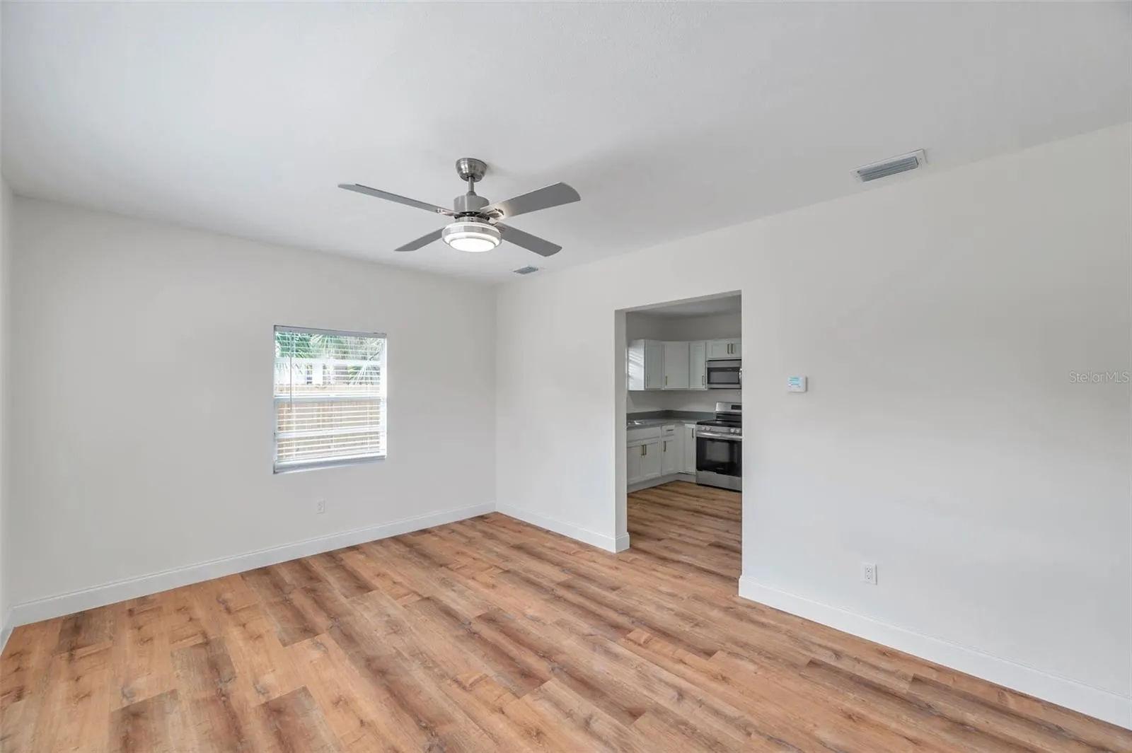 1811 QUINCY ST S