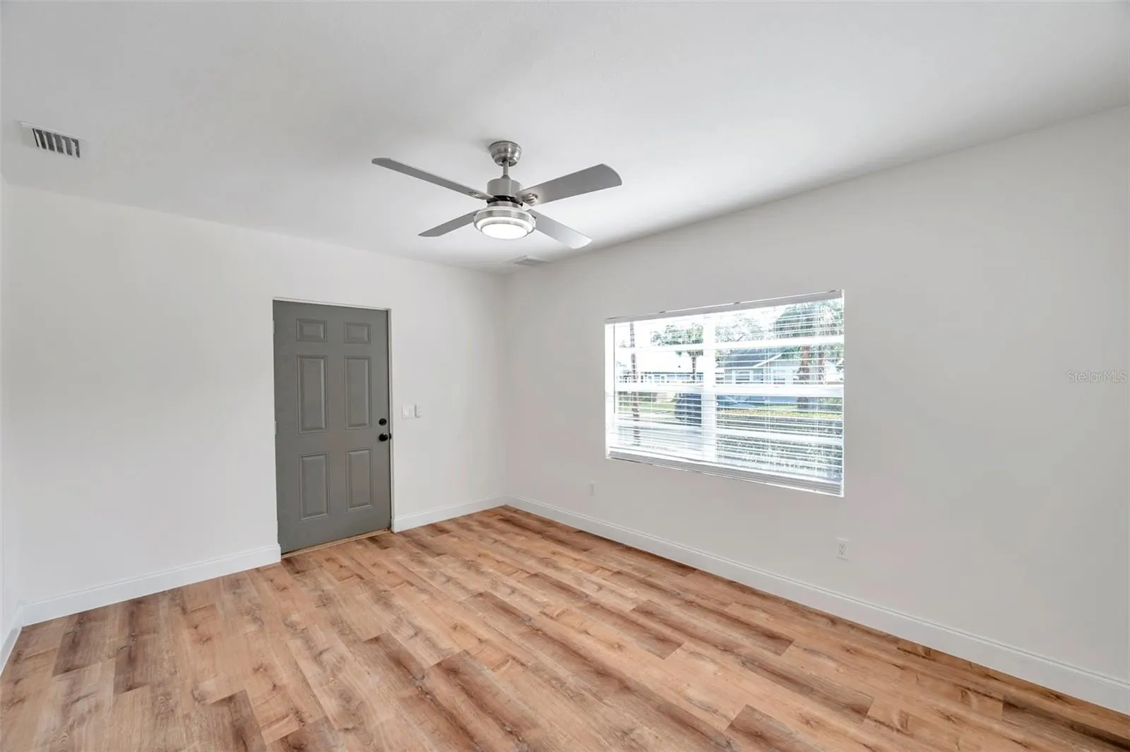 1811 QUINCY ST S