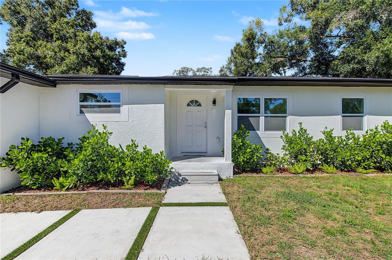 8106 N LYNN AVE