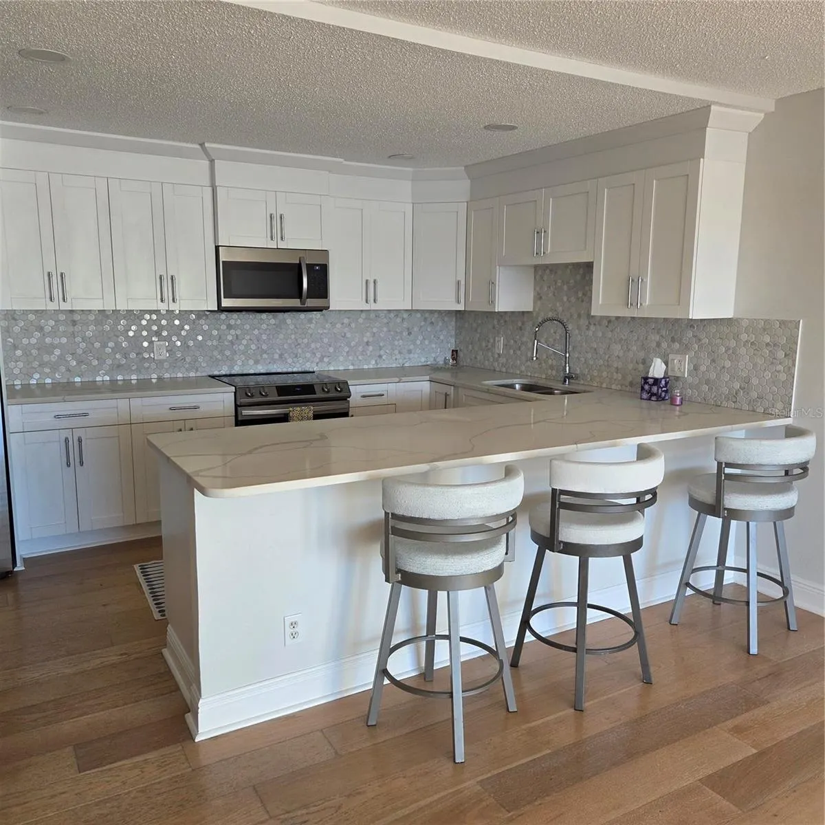 100 OAKMONT LN #305 #305