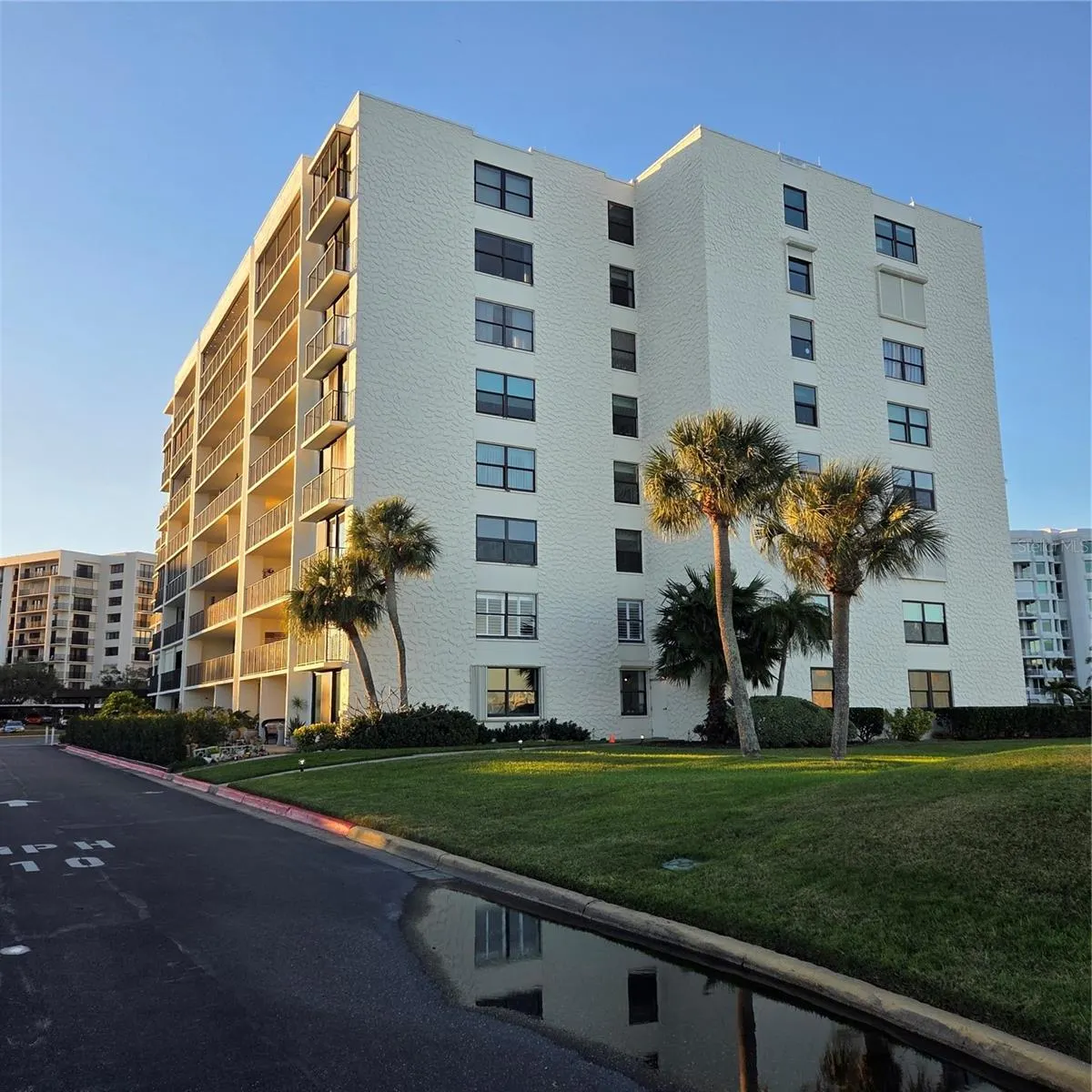 100 OAKMONT LN #305 #305