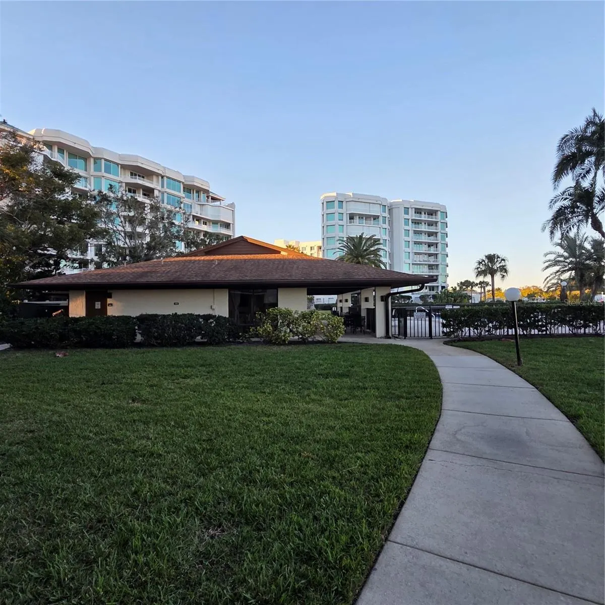 100 OAKMONT LN #305 #305