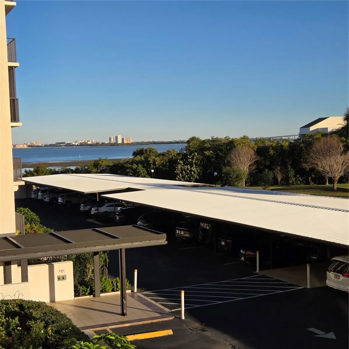 100 OAKMONT LN #305 #305
