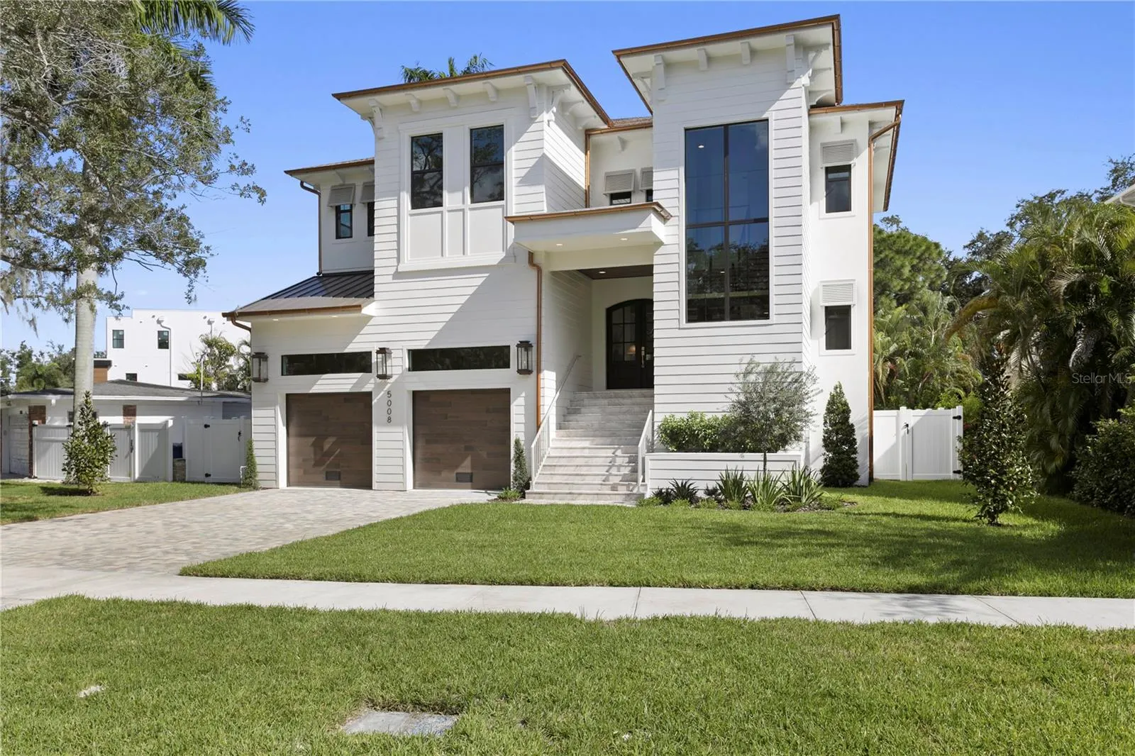 5008 W DICKENS AVE