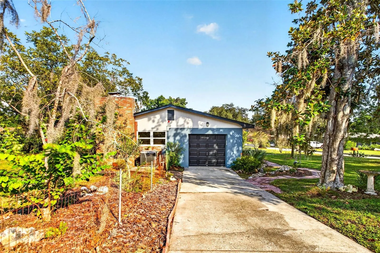 302 PARK RIDGE AVE