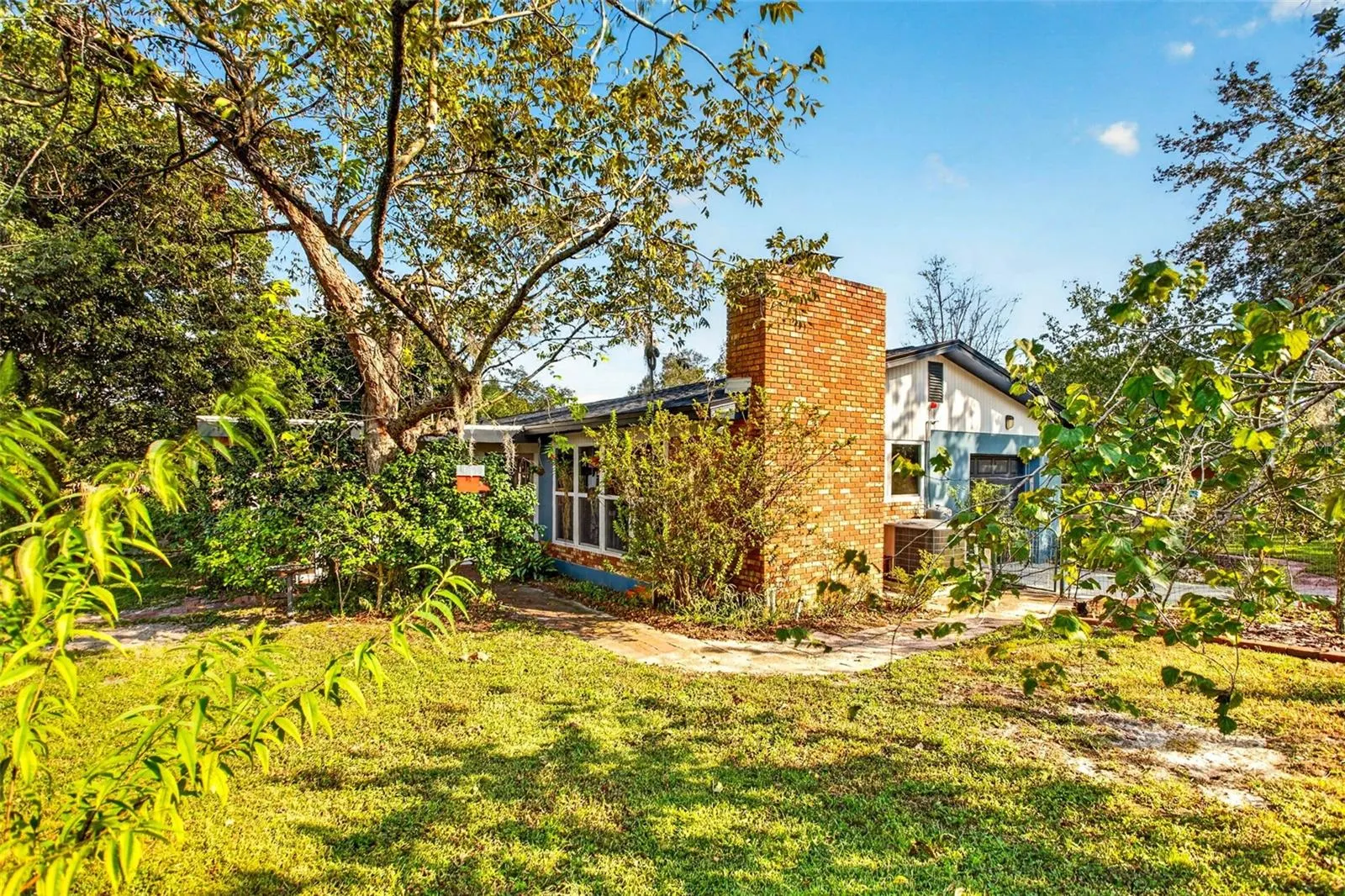 302 PARK RIDGE AVE
