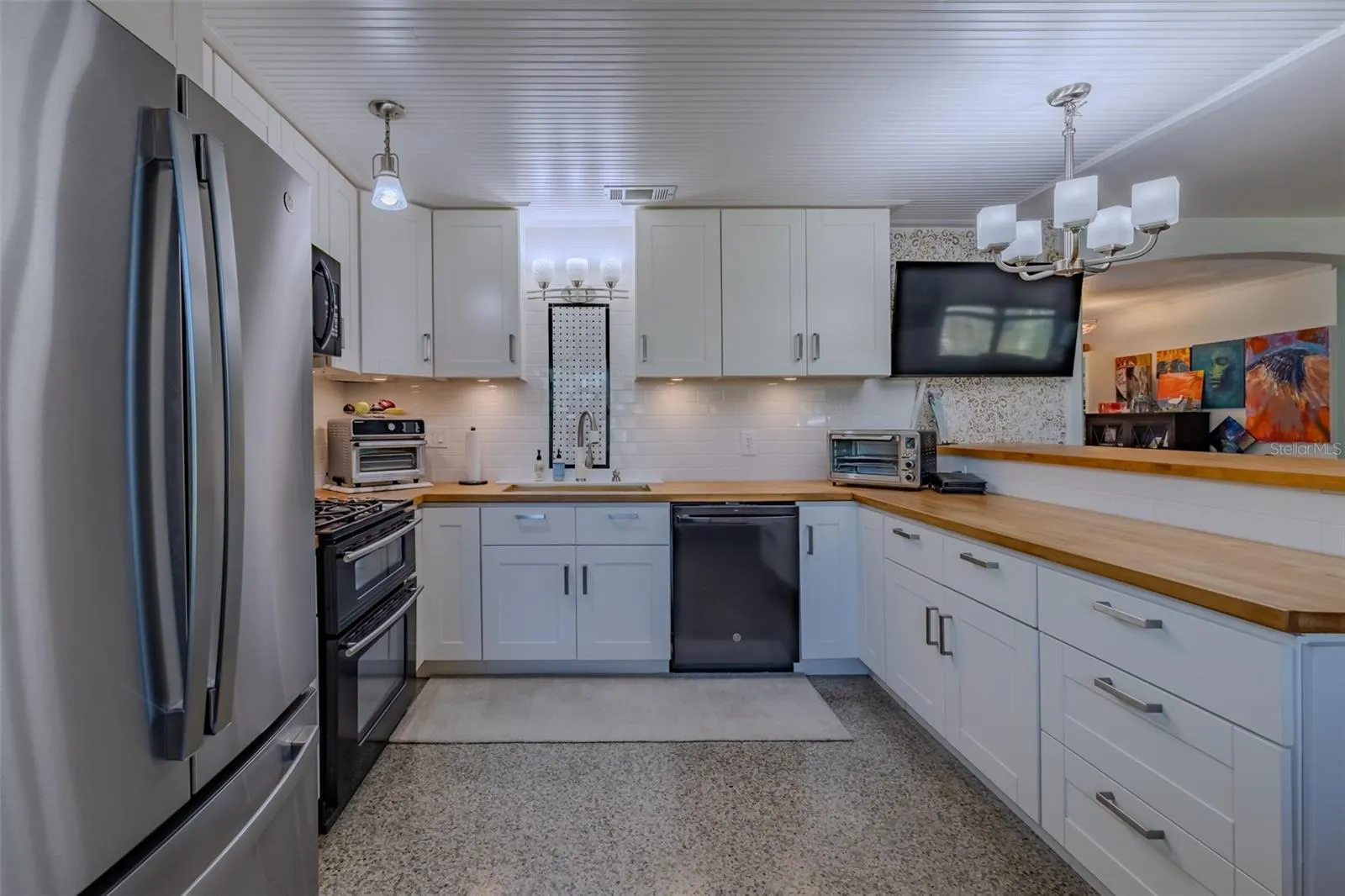 405 2ND ST SW