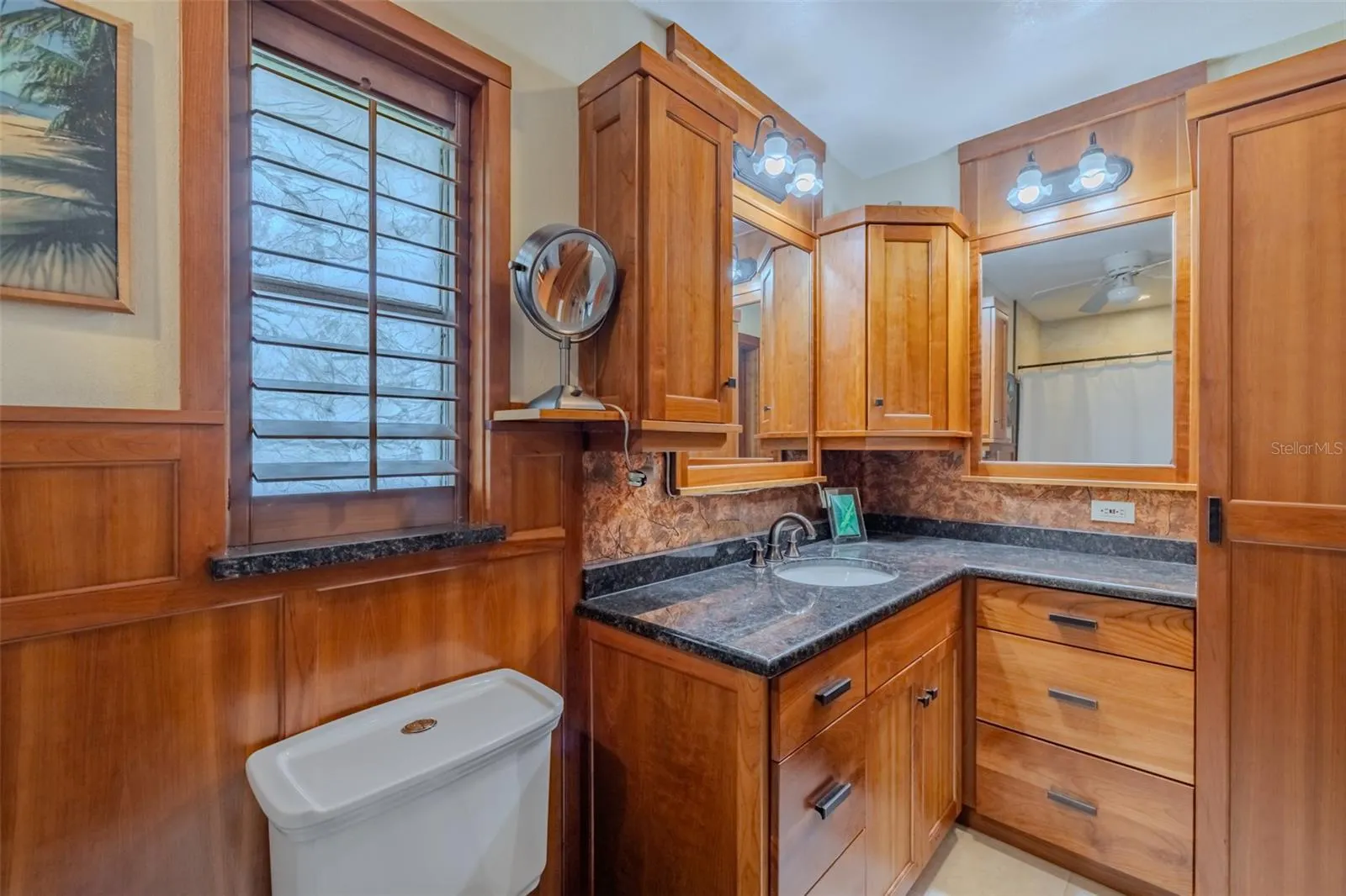 405 2ND ST SW