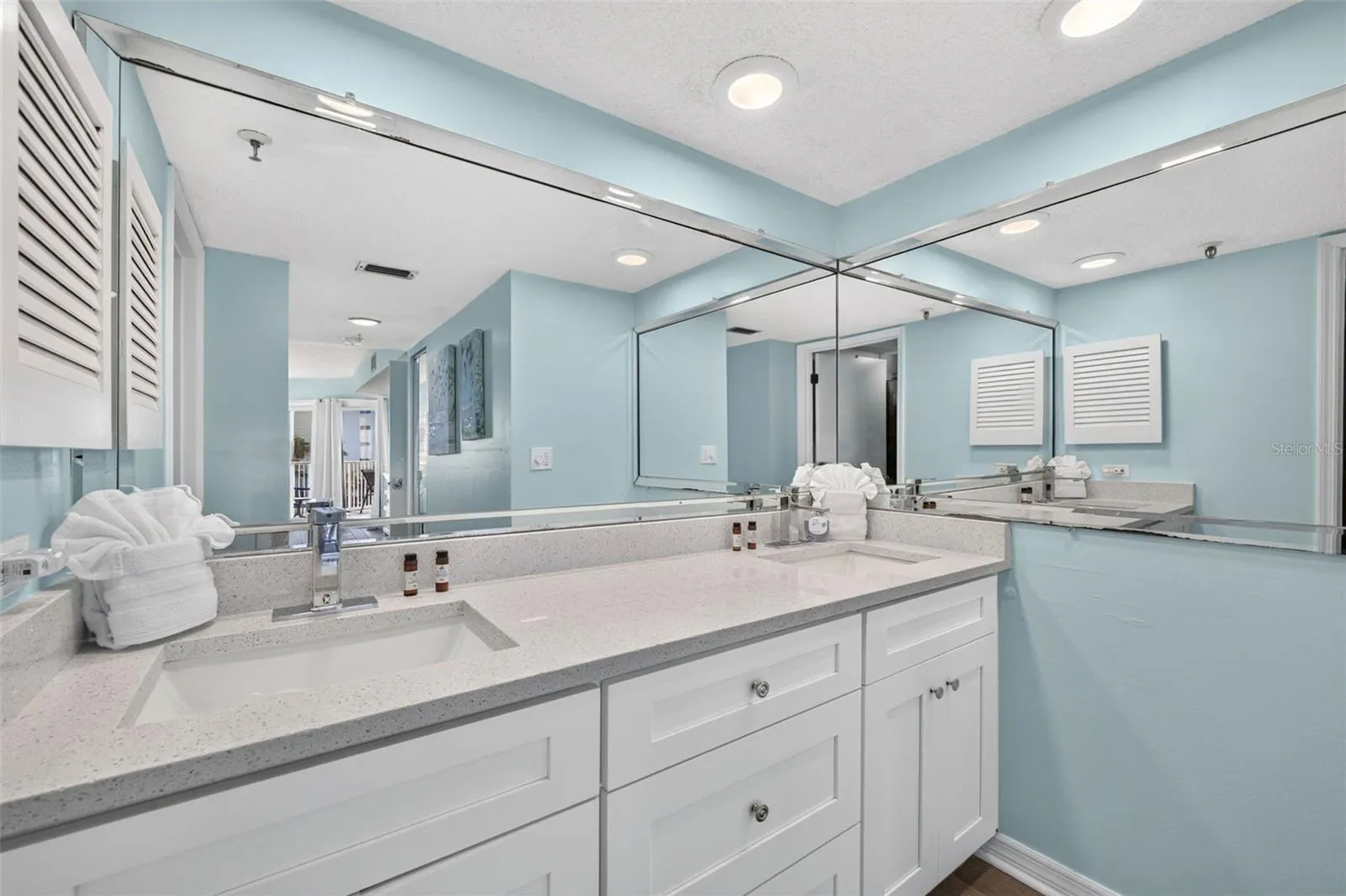 18400 GULF BLVD #1403 #1403