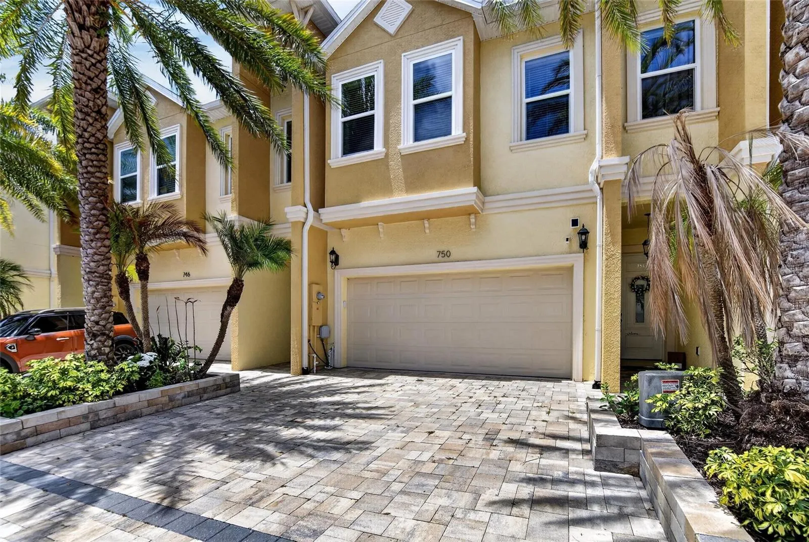 750 GRAND CYPRESS LN